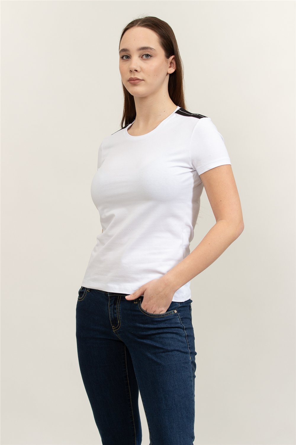 EA7 Kadın Bisiklet Yaka T-Shirt Beyaz