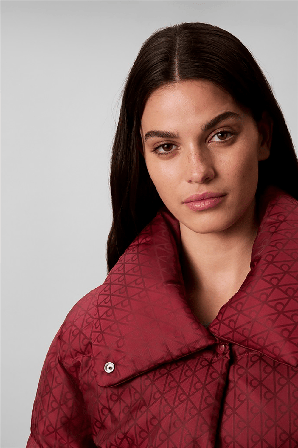 Calvin Klein Aop Jacquard Short Down Puffer Kadın Şişme Mont