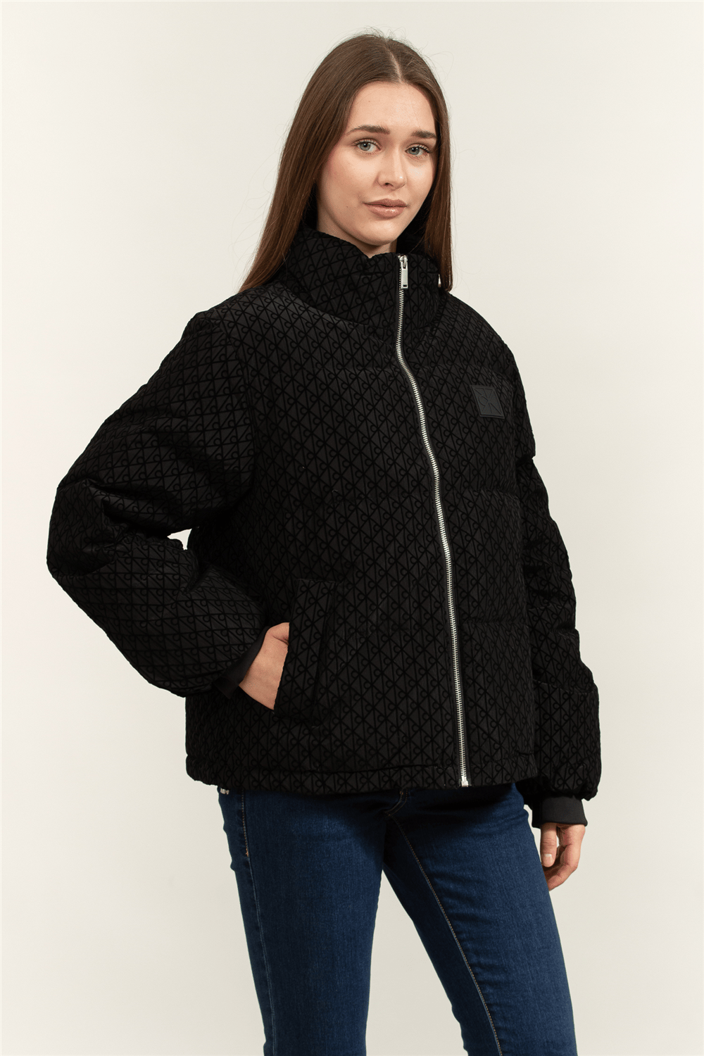 Calvin Klein Aop Mid Weight Down Puffer Jacke Kadın Şişme Mont