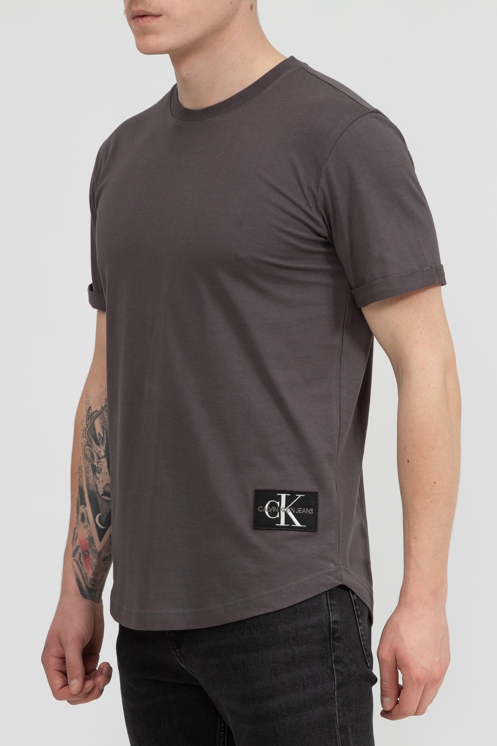 Calvin Klein Badge Turn Up Sleeve Erkek Bisiklet Yaka T-Shirt
