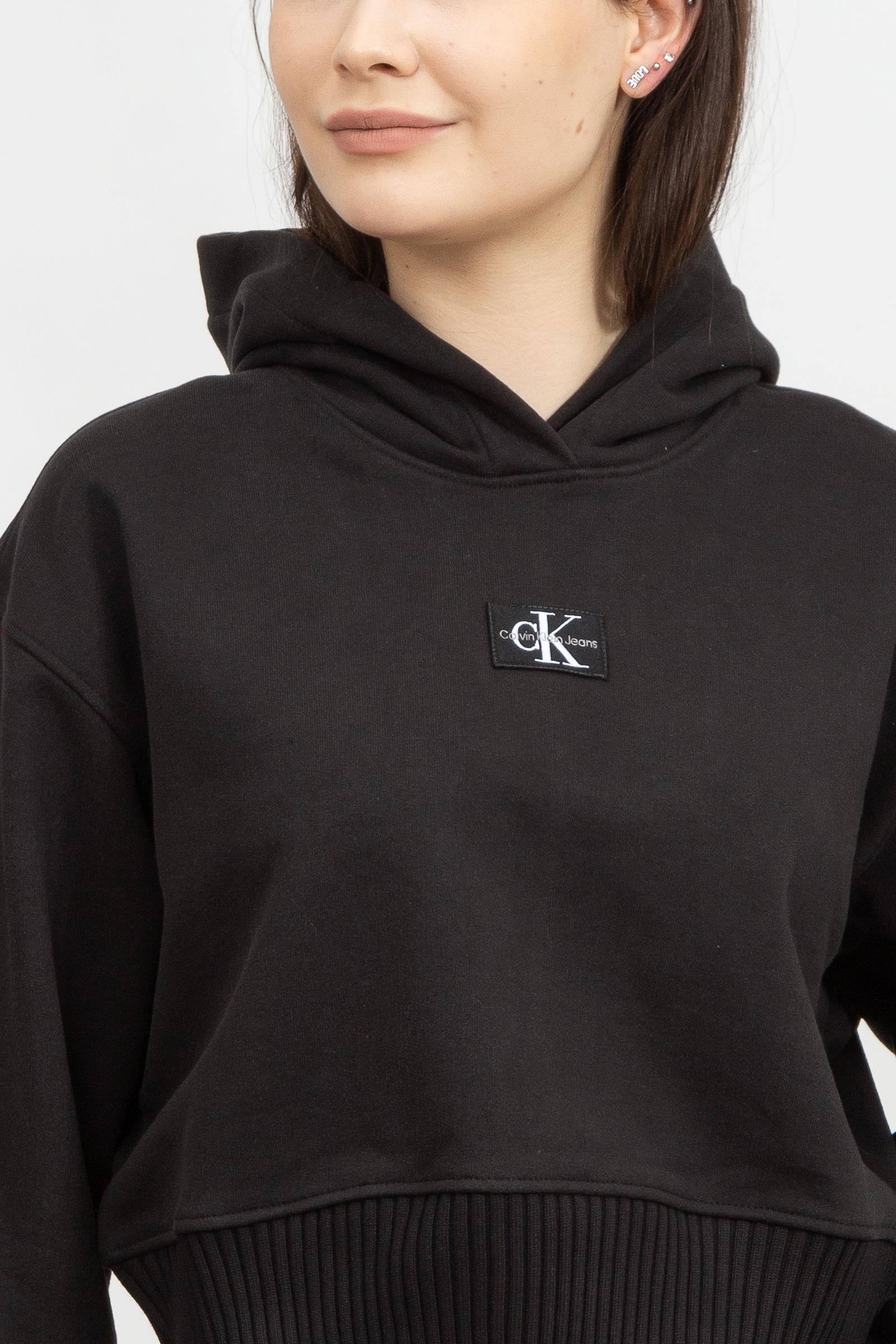 Calvin Klein Badge Wide Sleeves Crop Hoodie Kadın Kapüşonlu Sweatshirt
