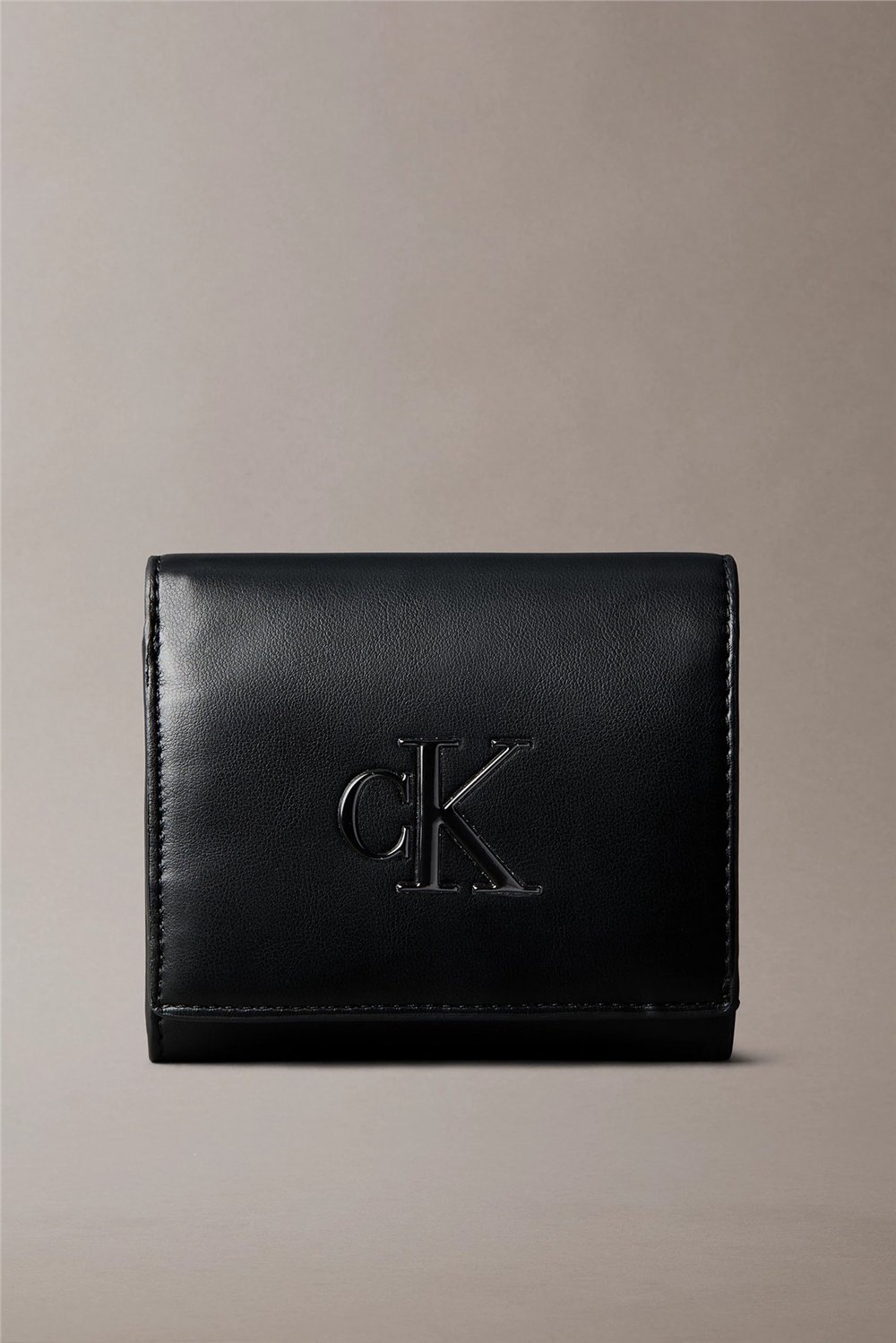 Calvin Klein Bold CK Medium Bifold Kadın Cüzdan Siyah