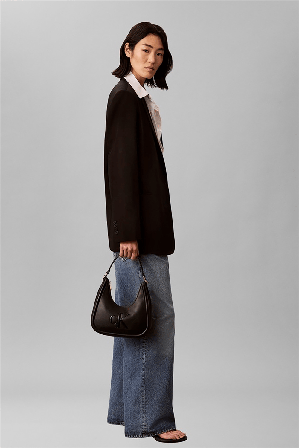 Calvin Klein Bold Ck Small Crescent Bag Kadın Mini Omuz Çantası Siyah