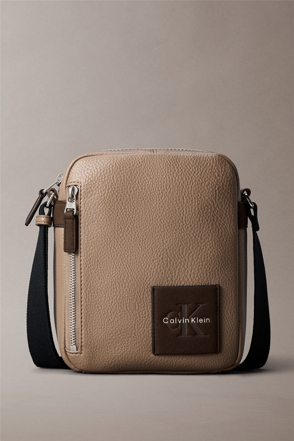 Calvin Klein Bold Pebble Ssnl Simple Erkek Reporter Çanta Kahverengi