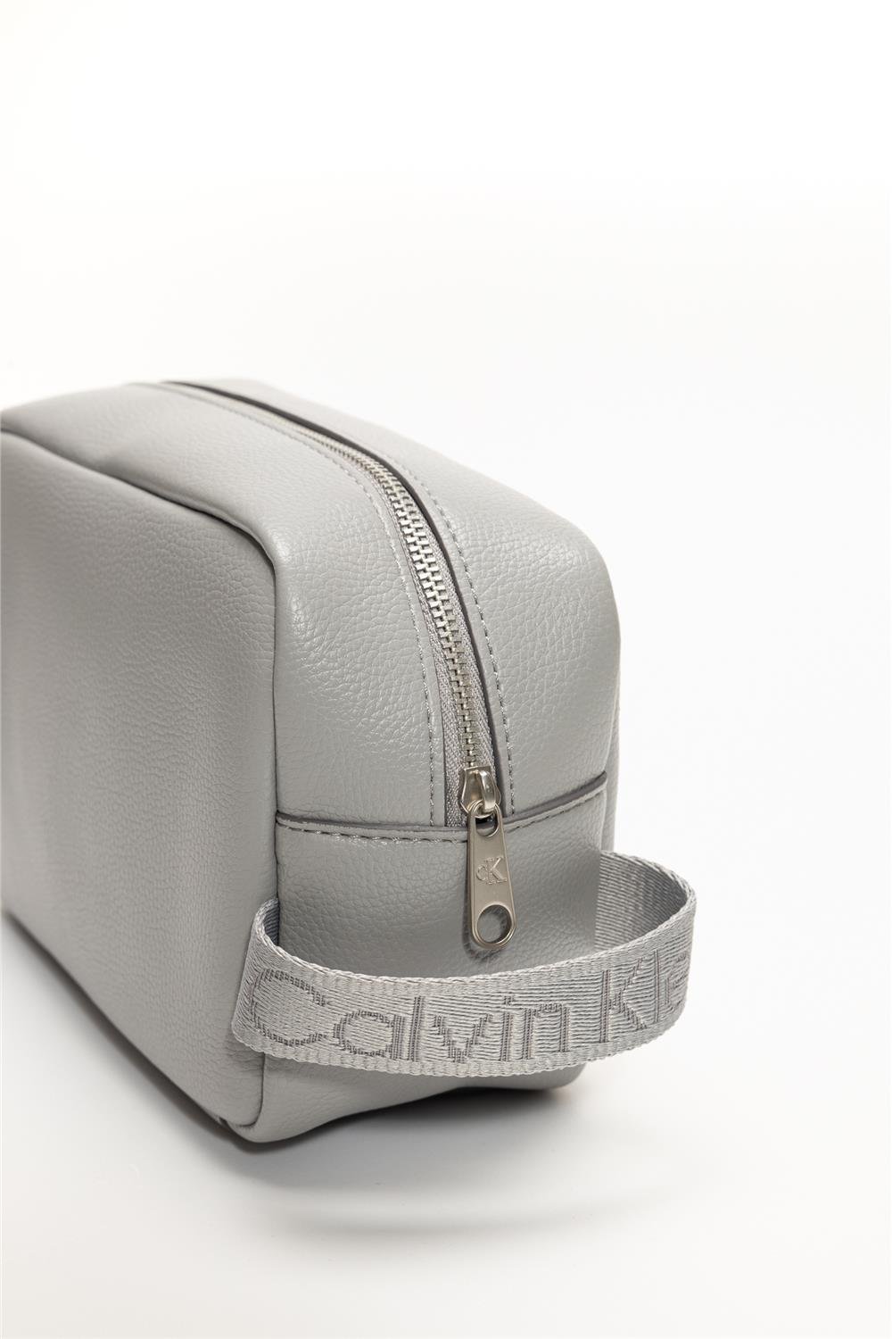 Calvin Klein Cargo Dopp Kit Erkek El Çantası
