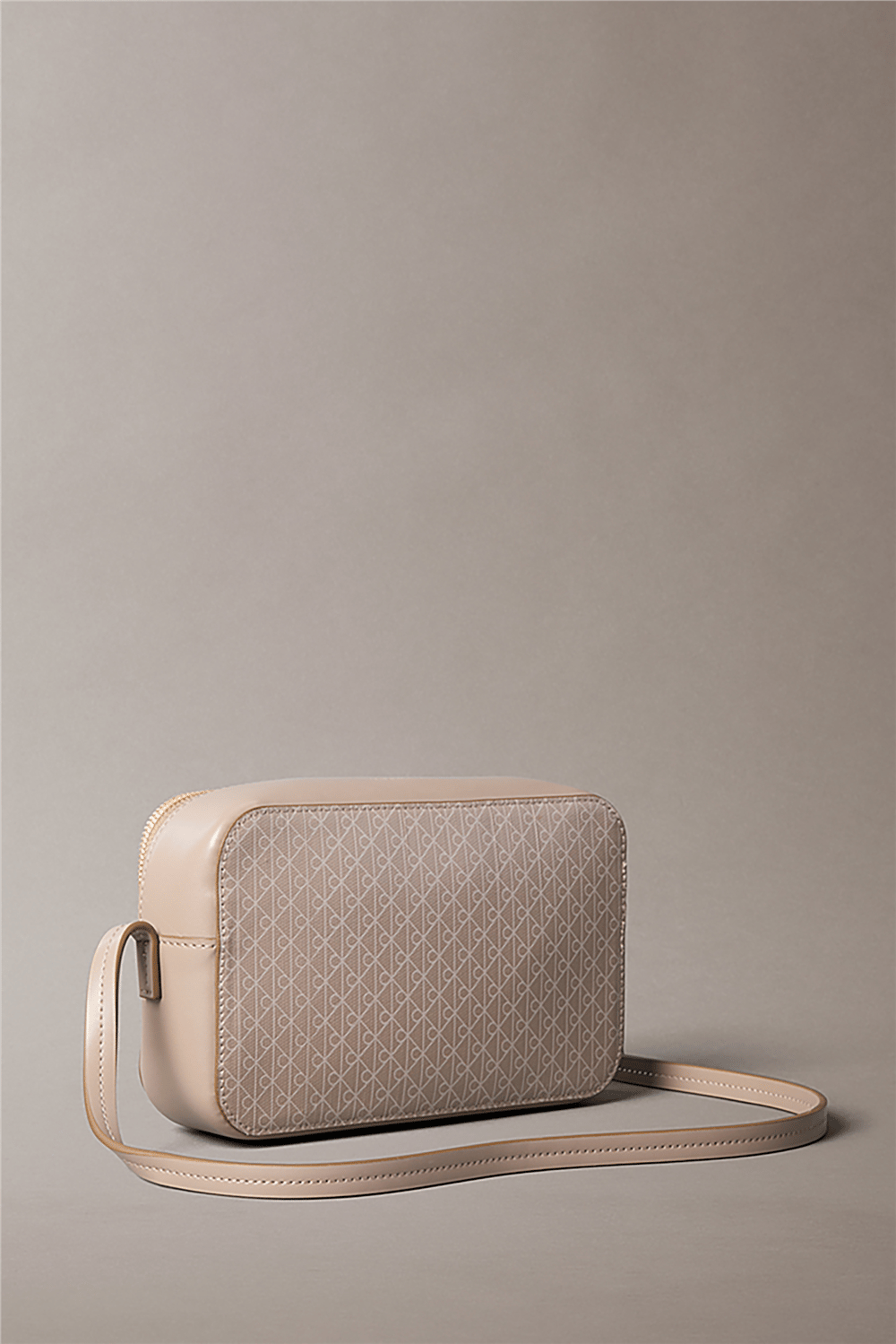 Calvin Klein Emblem Aop Elongated Camera Bag Kadın Mini Omuz Çantası