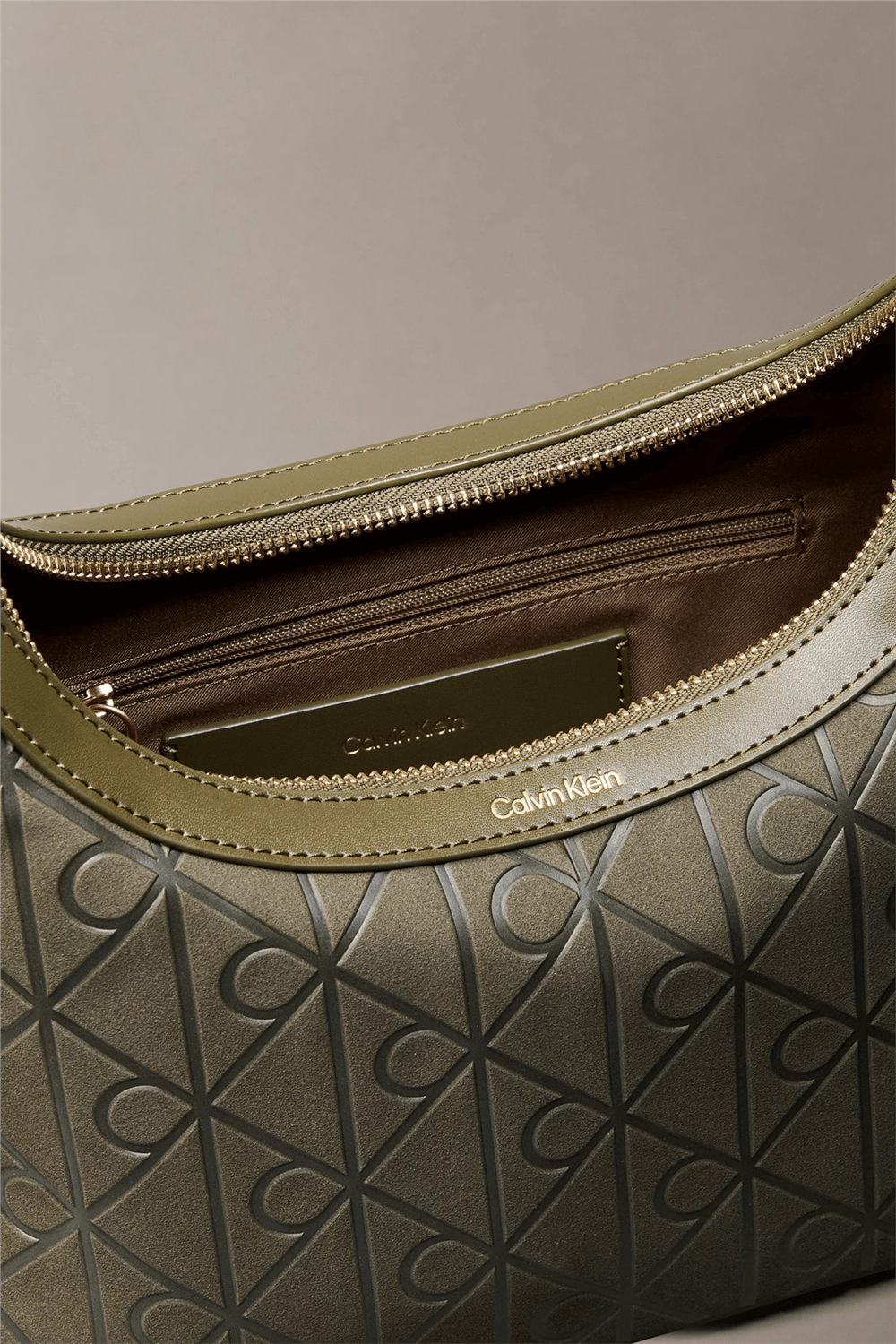 Calvin Klein Emblem Aop Sueded Shoulder Bag Kadın Omuz Çantası Yeşil