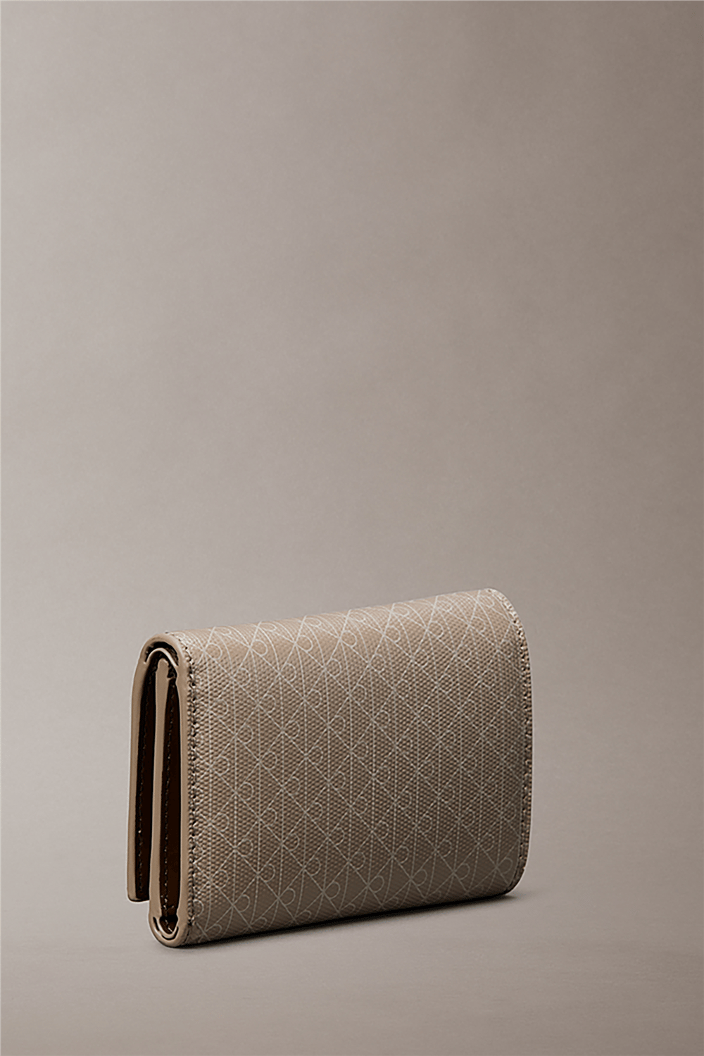 Calvin Klein Emblem Aop Trifold W/ Zip Pocket Kadın Kartlık