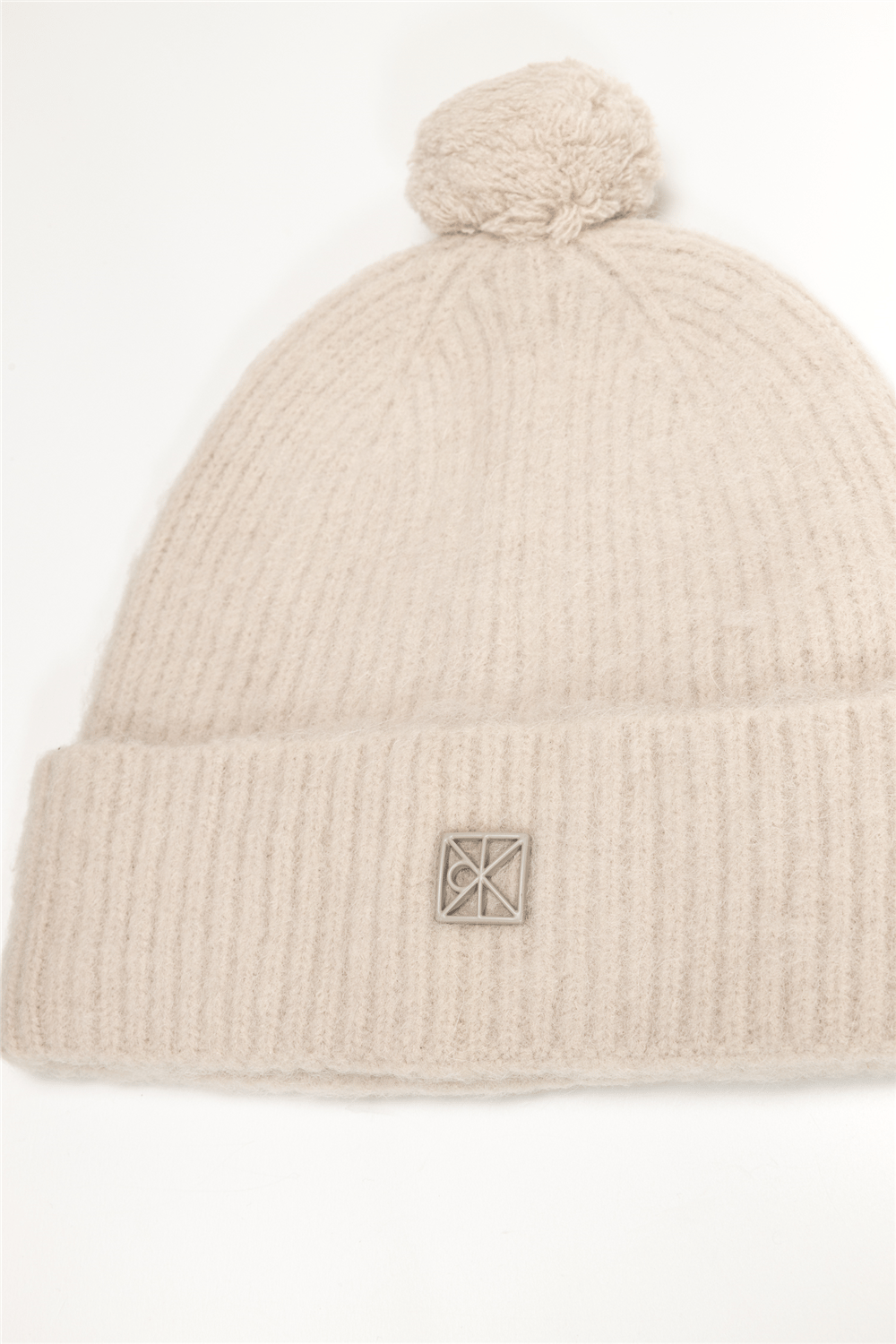 Calvin Klein Emblem Brushed Pompom Erkek Bere