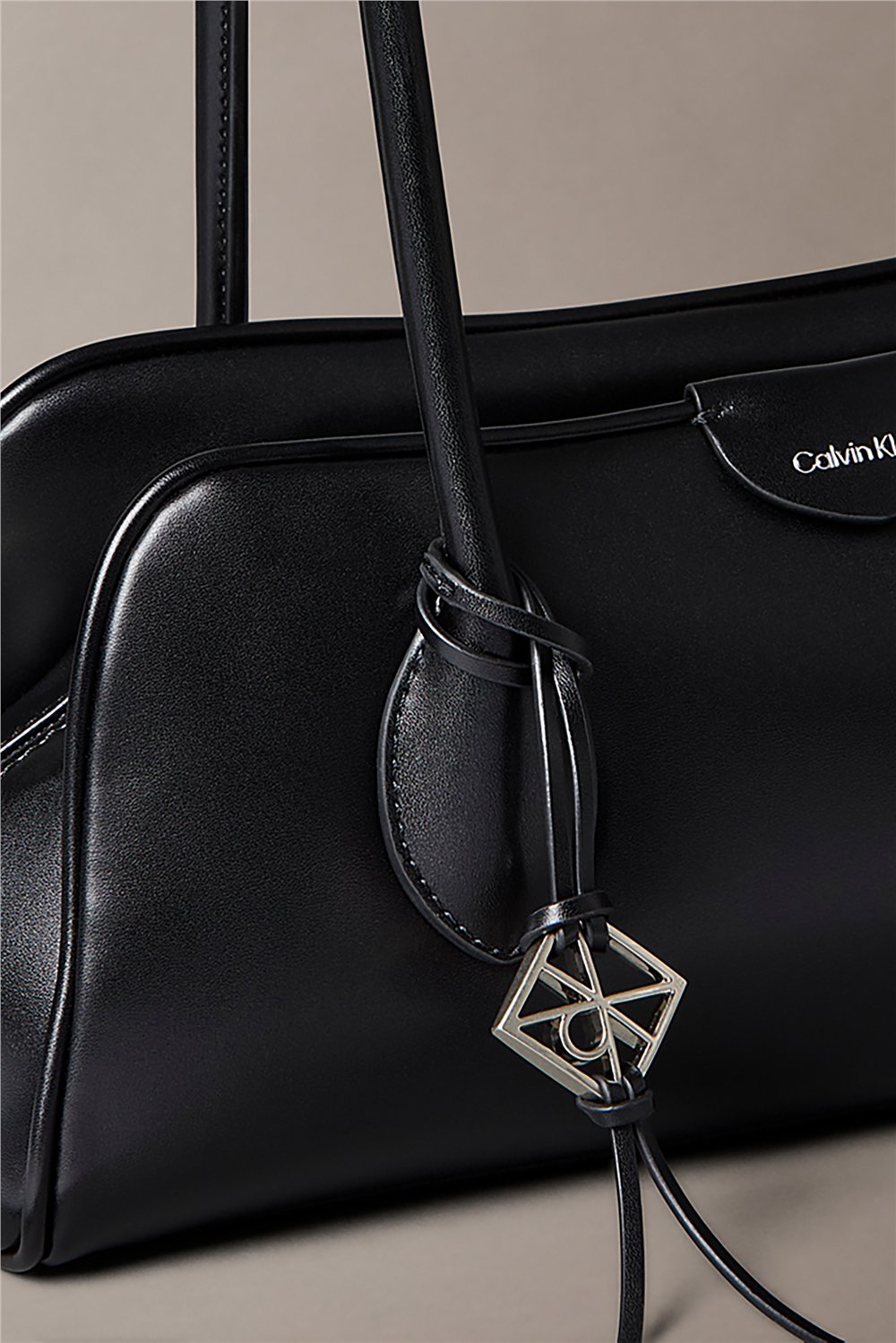 Calvin Klein Emblem Trio Shoulder Kadın Omuz Çantası