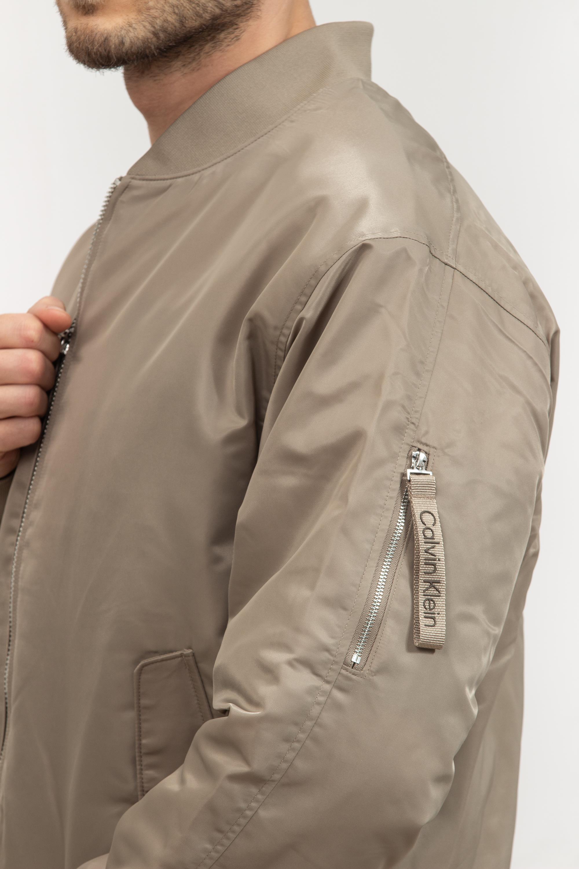 calvin-klein-erkek-bomber-mont-31fb-8.jpg