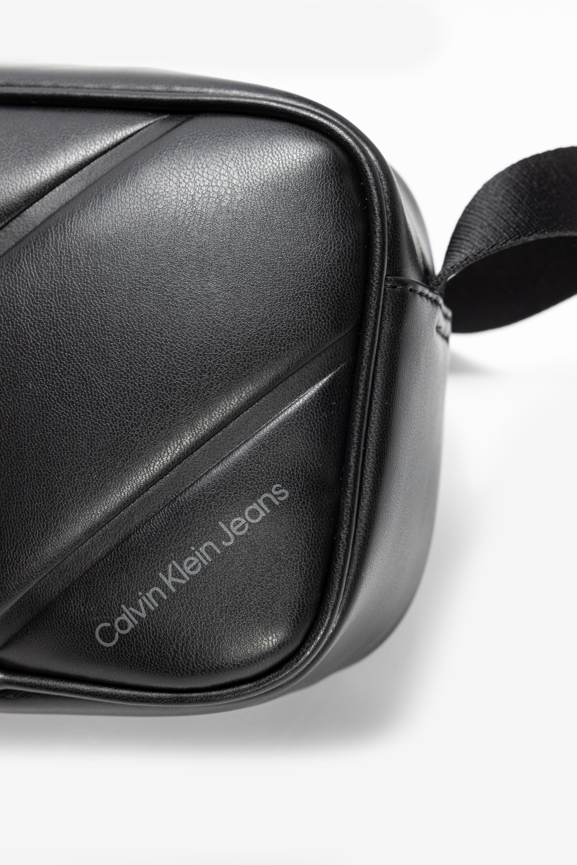 Calvin Klein Kadın Mini Omuz Çantası