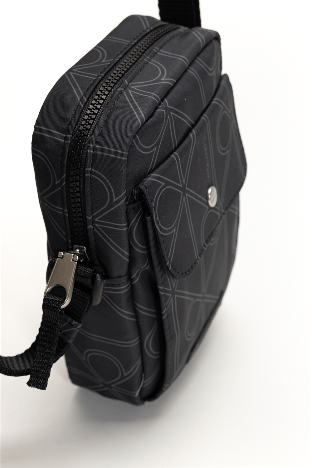 Calvin Klein Printed Emblem Aop Nylon Slim Re Erkek Reporter Çanta