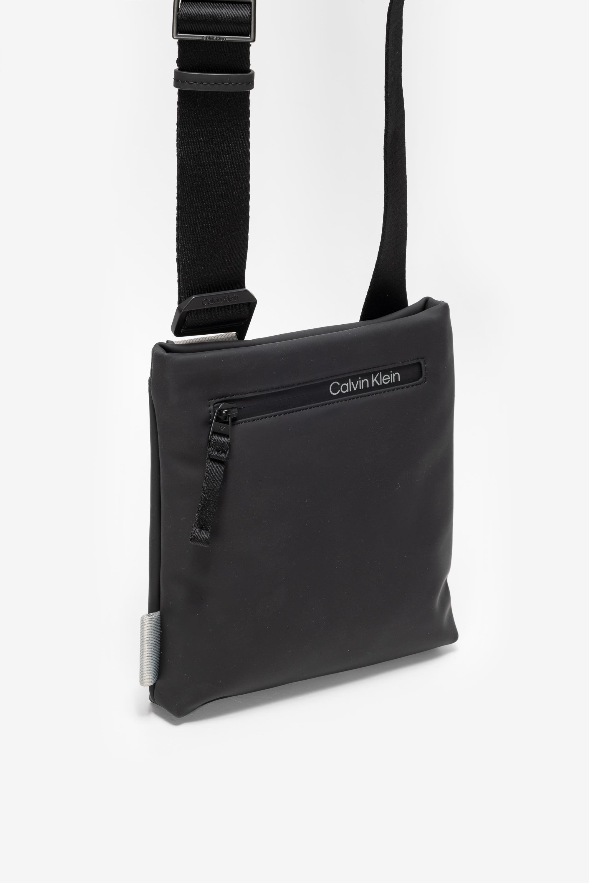 Calvin Klein Rubberized Conv Flatpack Erkek Reporter Çanta