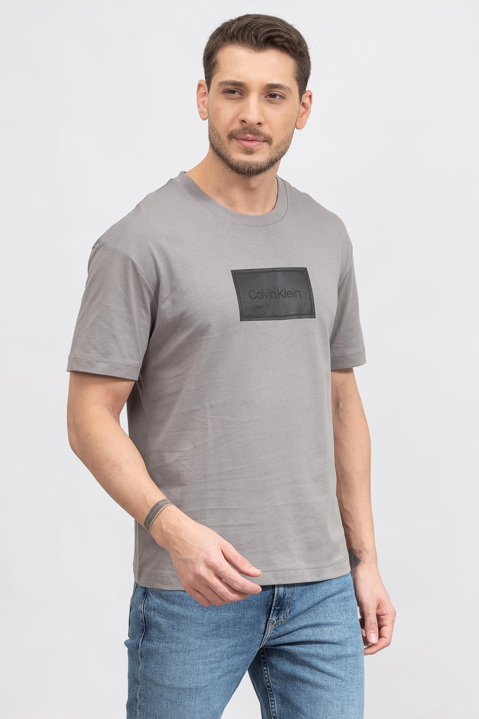 Calvin Klein Seasonal Logo Erkek Bisiklet Yaka T-Shirt