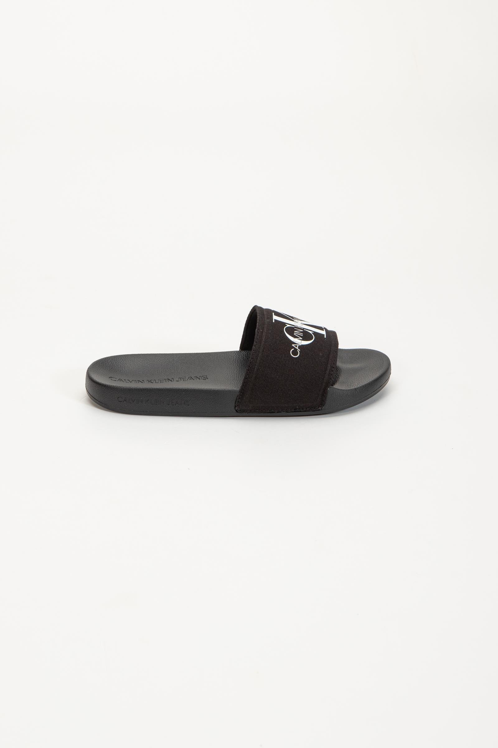 Calvin Klein Slide Monogram Kadın Terlik