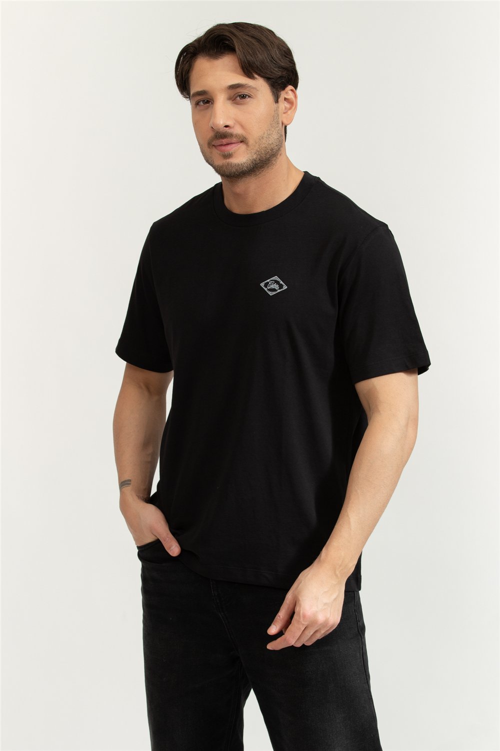 Calvin Klein SS 20S Calvin Matchbox Graphic T Erkek Bisiklet Yaka T-Shirt