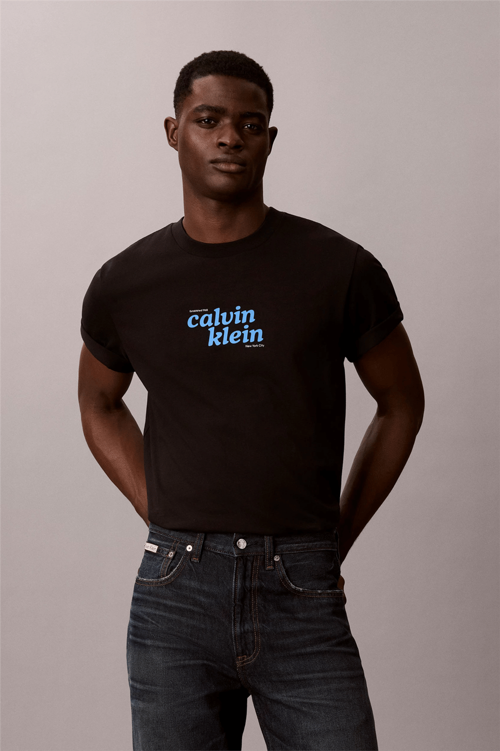 Calvin Klein Ss 20S Calvinklein Trvl Font Gra Erkek Bisiklet Yaka T-Shirt Siyah
