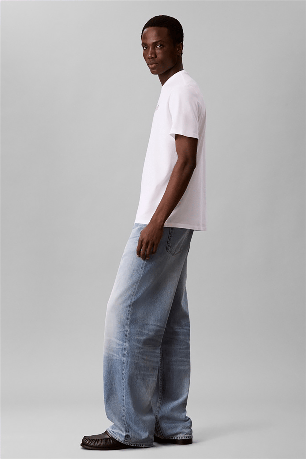 Calvin Klein Ss 30S Eu Hd Stnd Logo Graphic T Erkek Bisiklet Yaka T-Shirt Beyaz