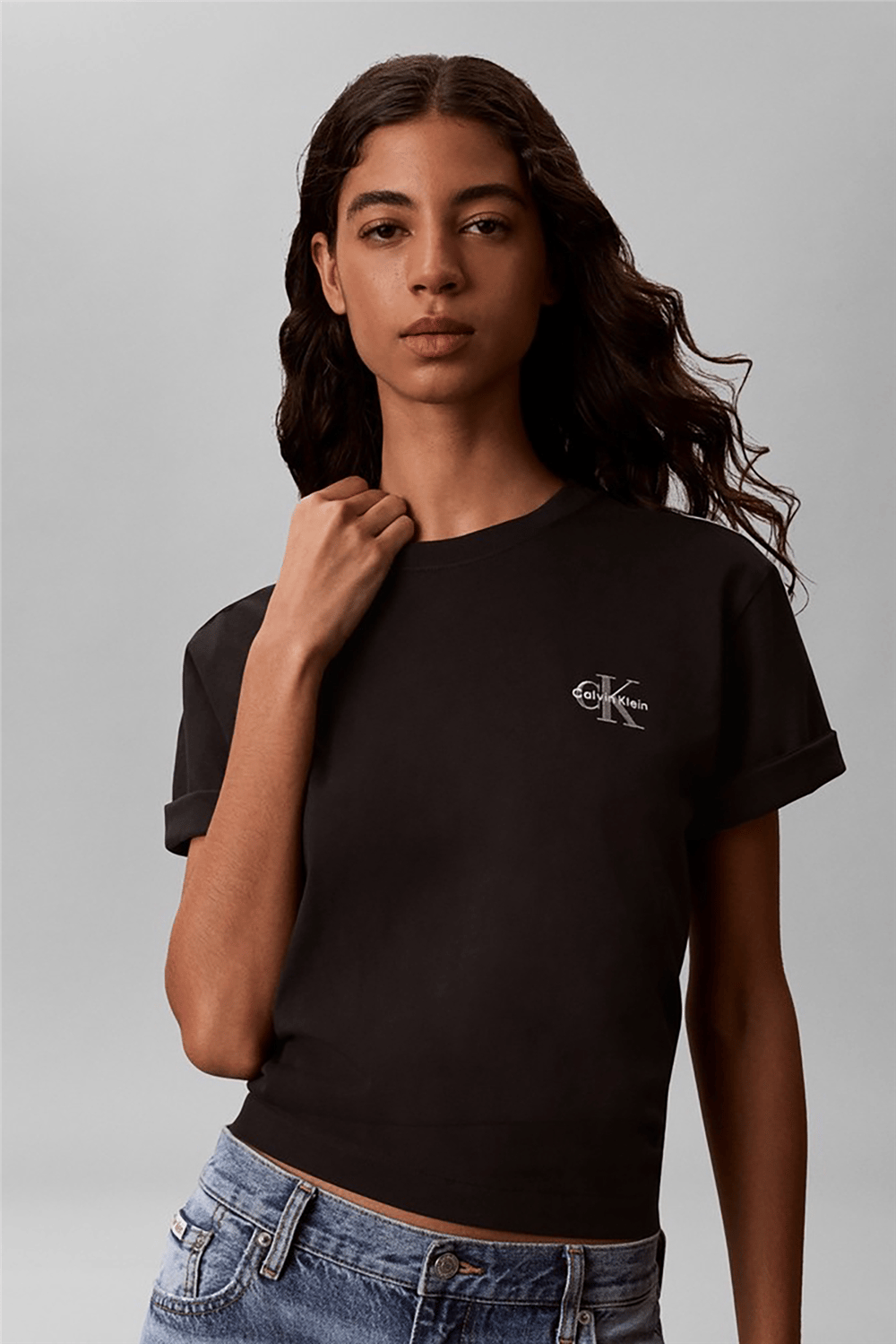 Calvin Klein Ss Boxy Left Chest Monologo Tee Kadın Bisiklet Yaka T-Shirt Siyah