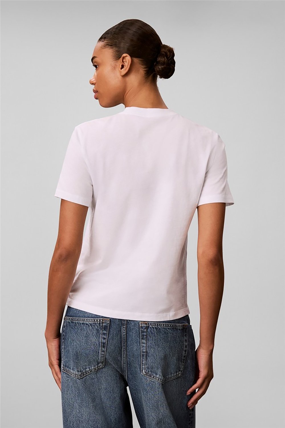 Calvin Klein Ss Classic Script initial Tee Kadın Bisiklet Yaka T-Shirt Beyaz