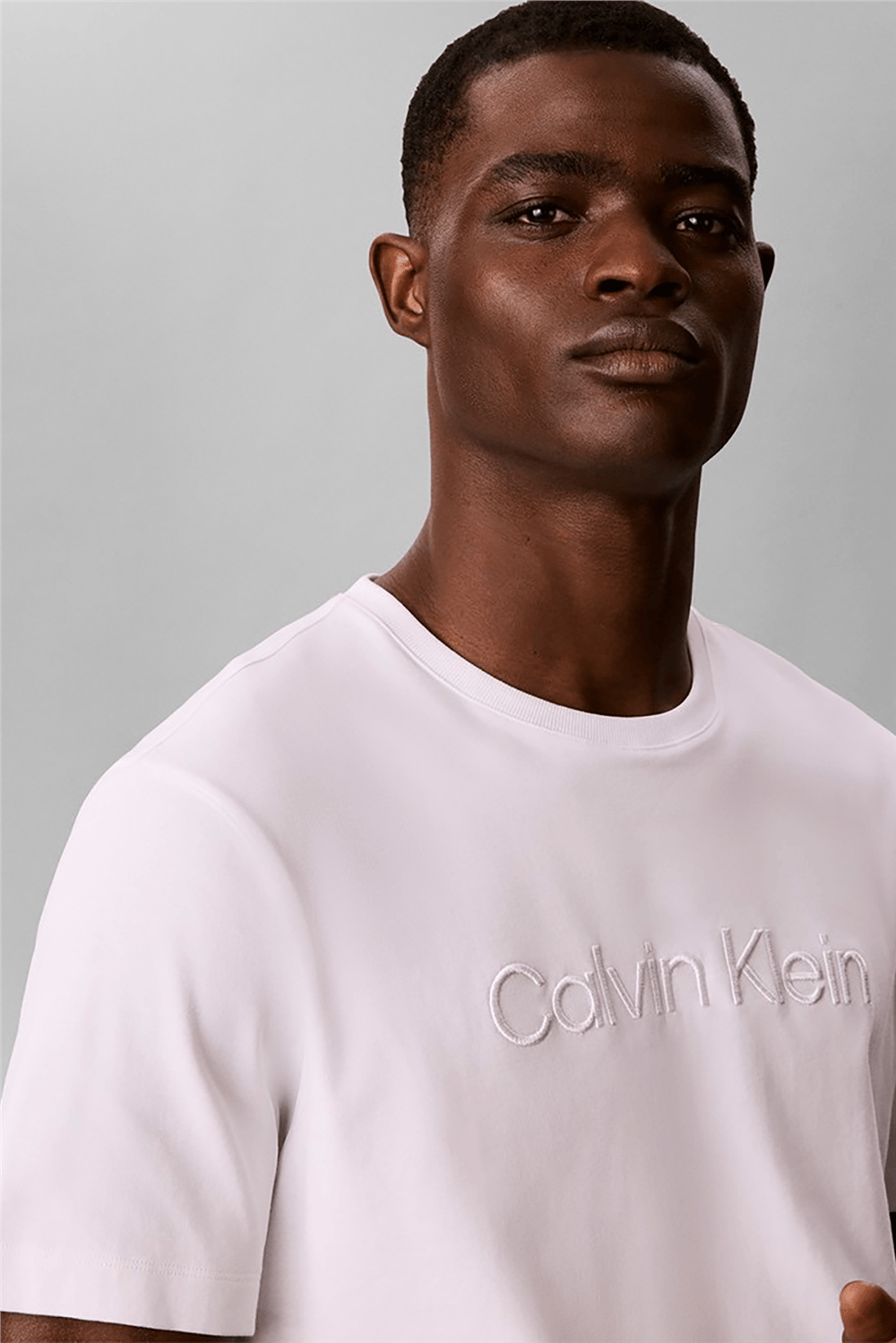Calvin Klein Ss Slk interlock Emb Stnd Logo G Erkek Bisiklet Yaka T-Shirt Beyaz