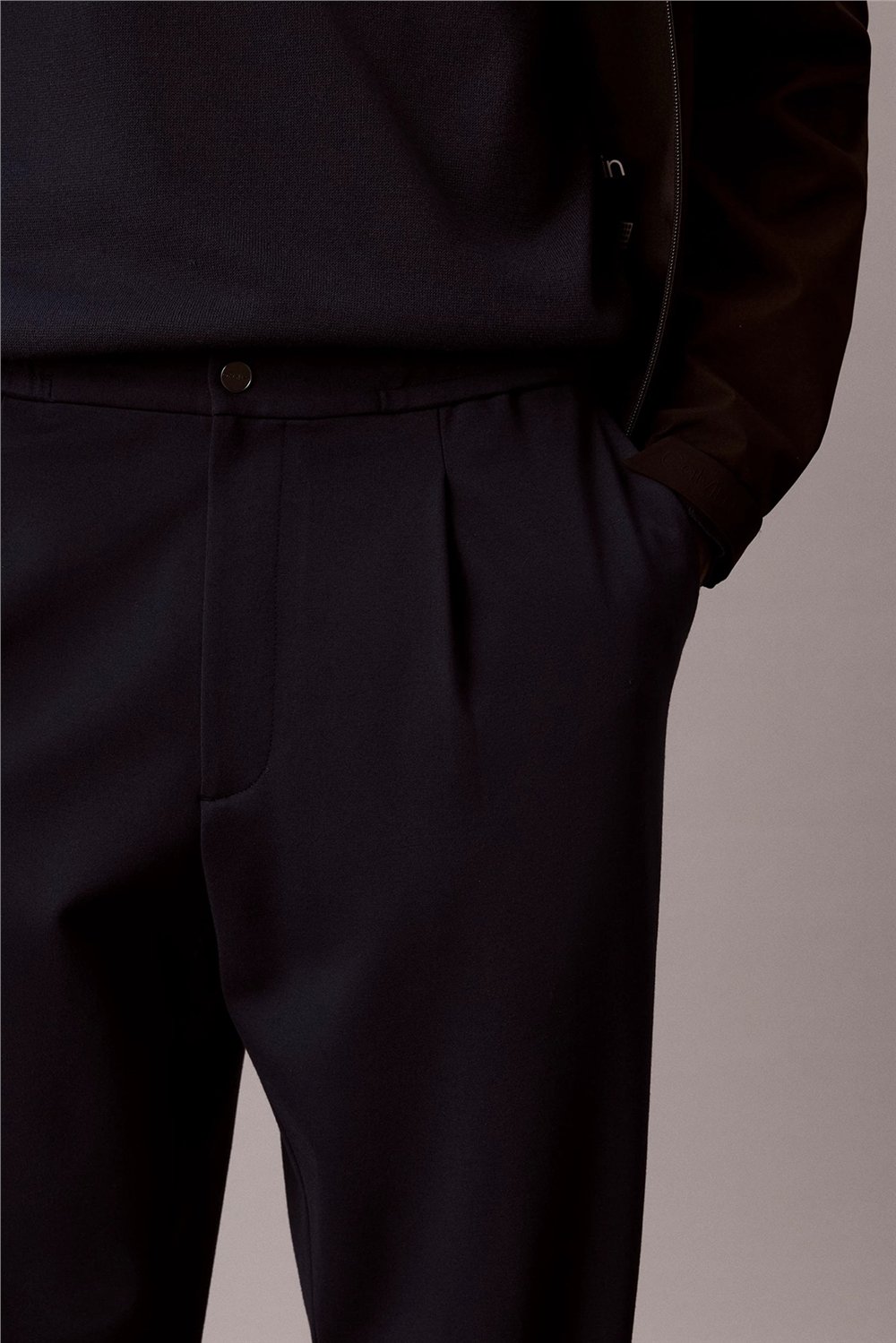 Calvin Klein Tapered Tech Knit Pleated Pant Erkek Pantolon Lacivert
