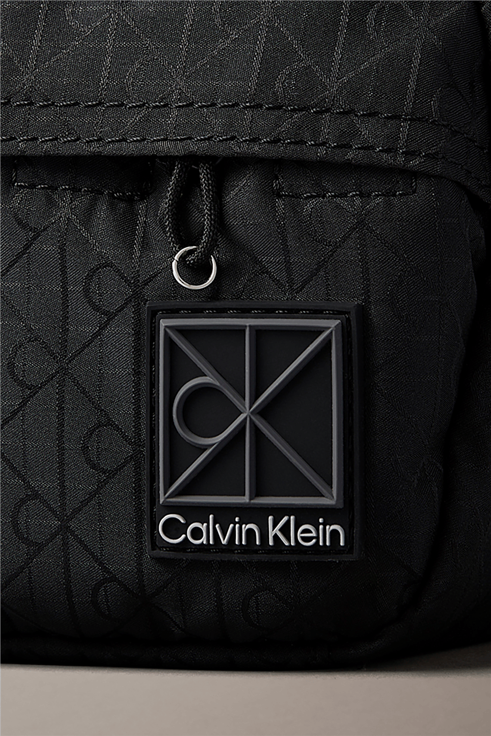 Calvin Klein Utility Emblem Dopp Erkek El Çantası