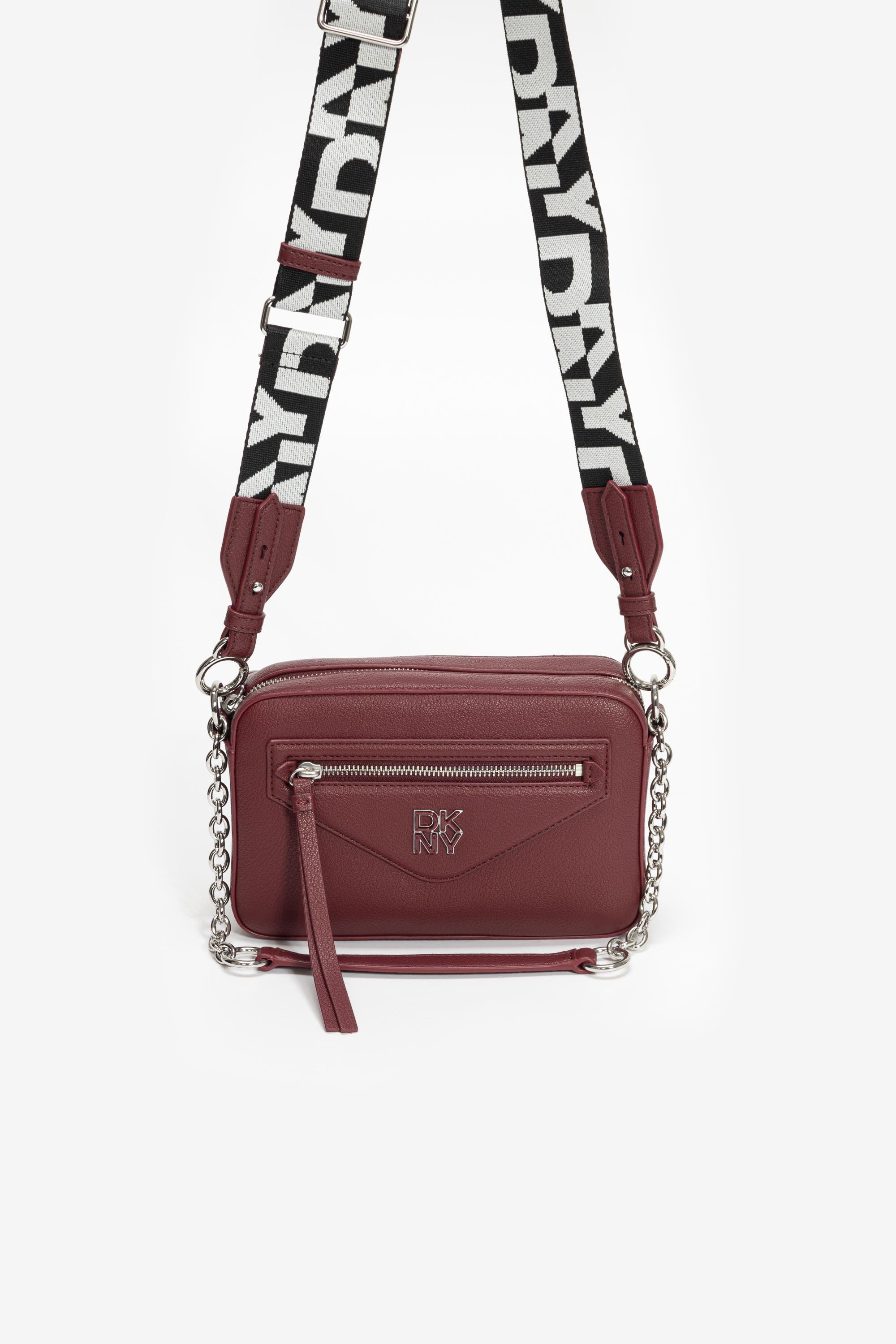 dkny-kadin-omuz-cantasi-a-9dec.jpg
