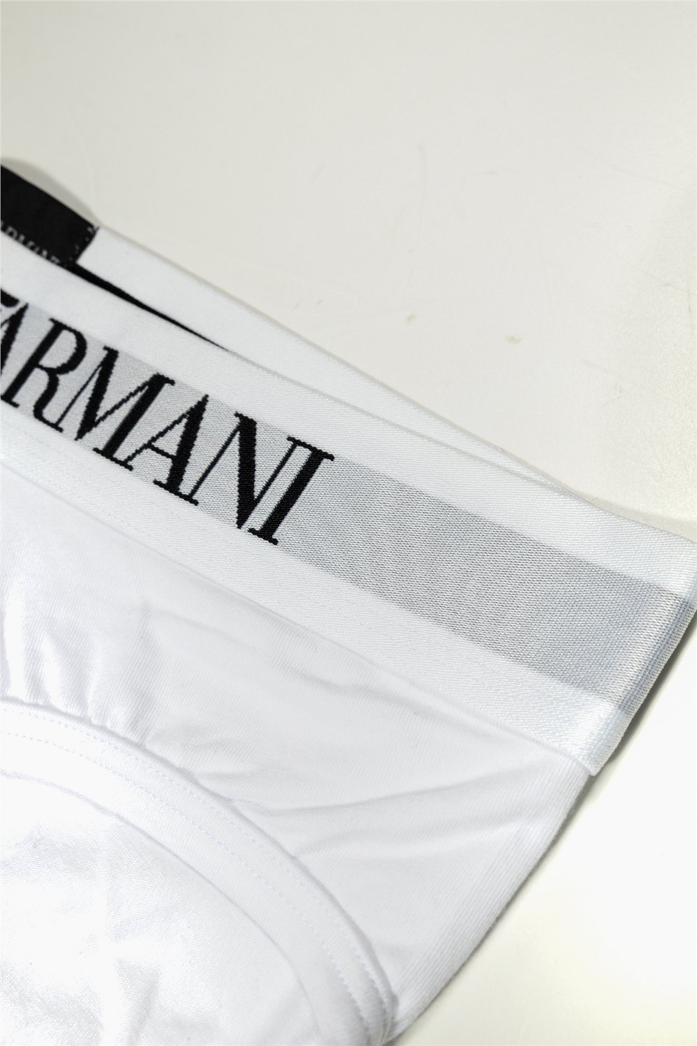 Emporio Armani Erkek Brief