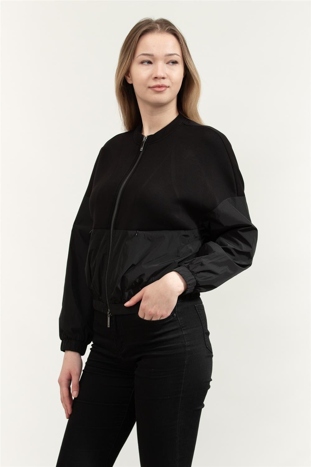 Emporio Armani Kadın Mont