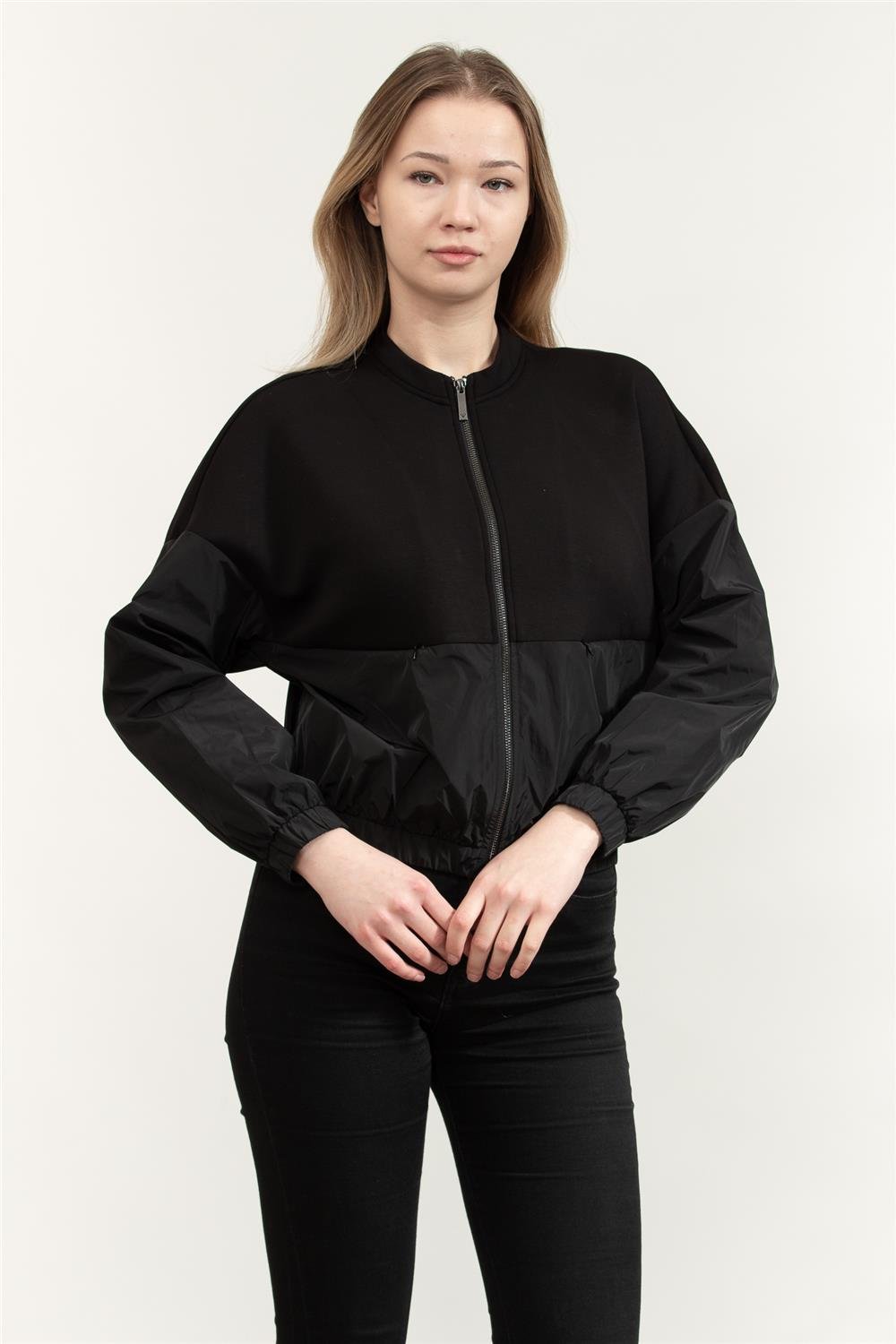 Emporio Armani Kadın Mont