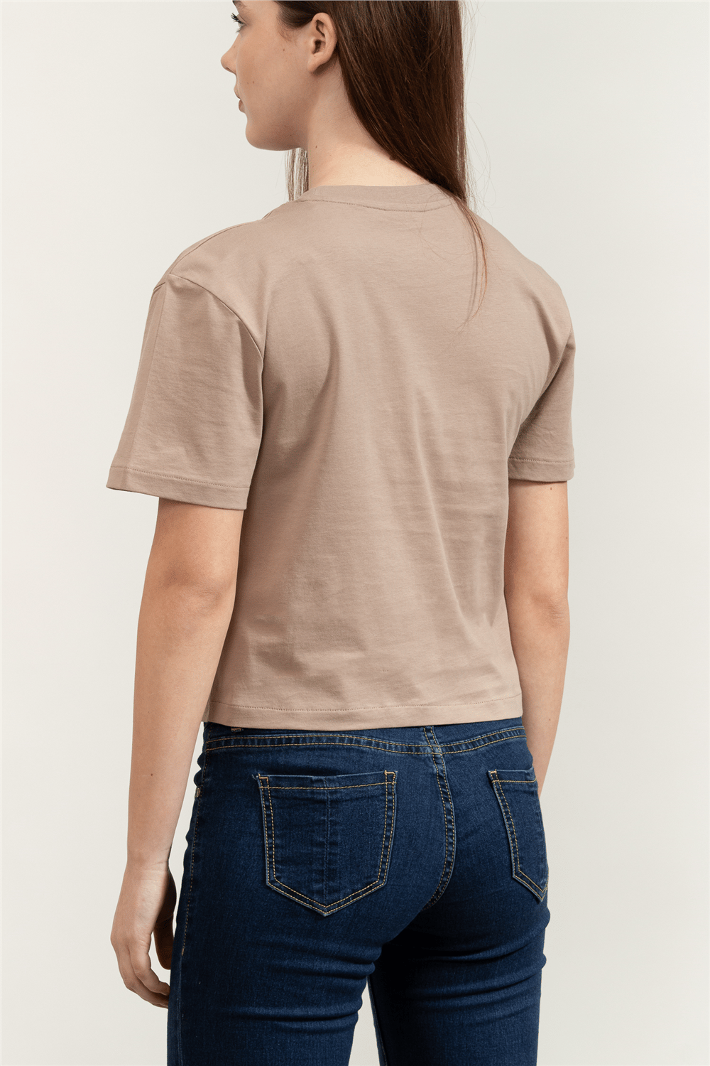 Guess Arianna Kadın Aktif Boxy Fit Bisiklet Yaka T-Shirt