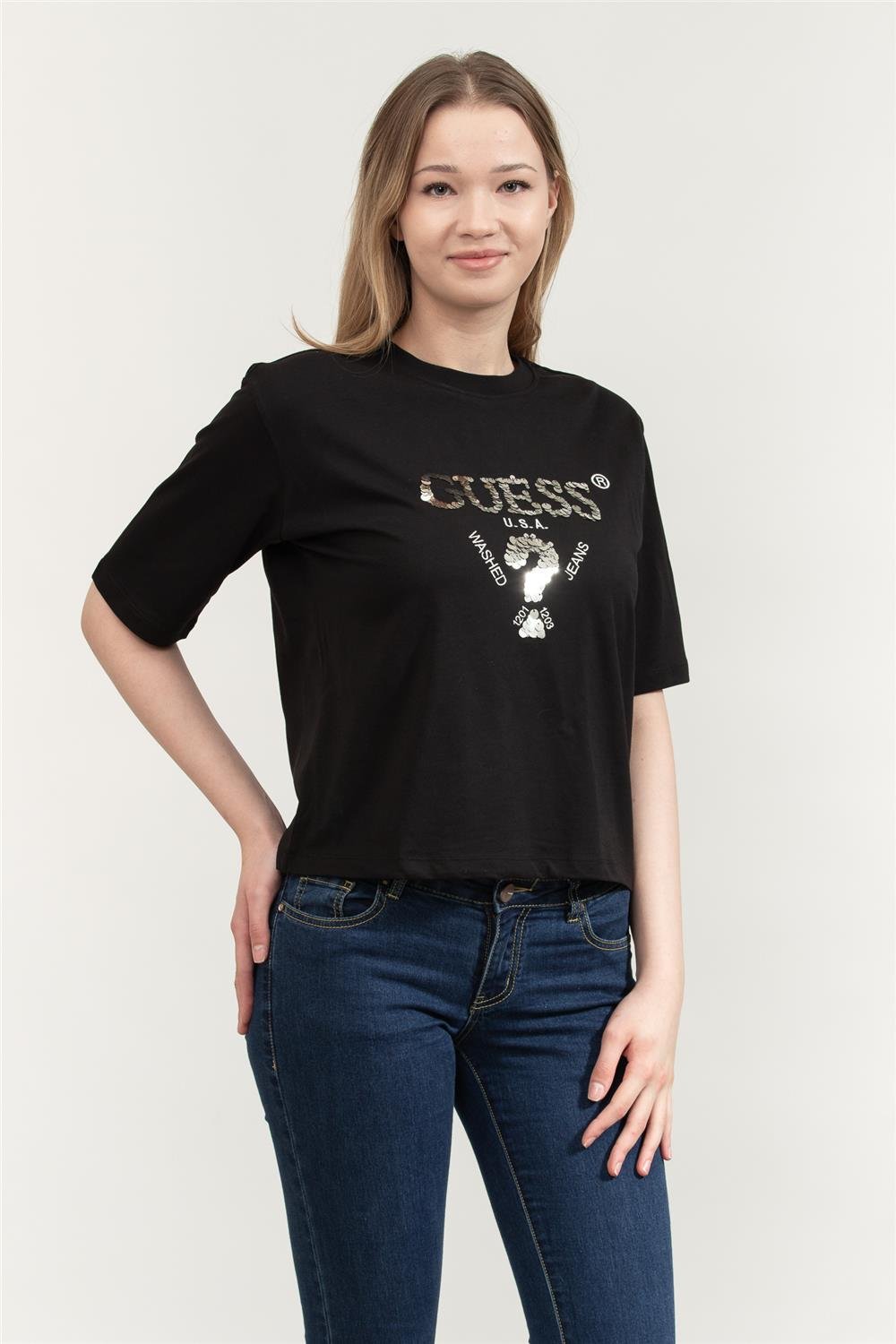 Guess Aurélie Kadın Aktif Boxy Fit T-Shirt