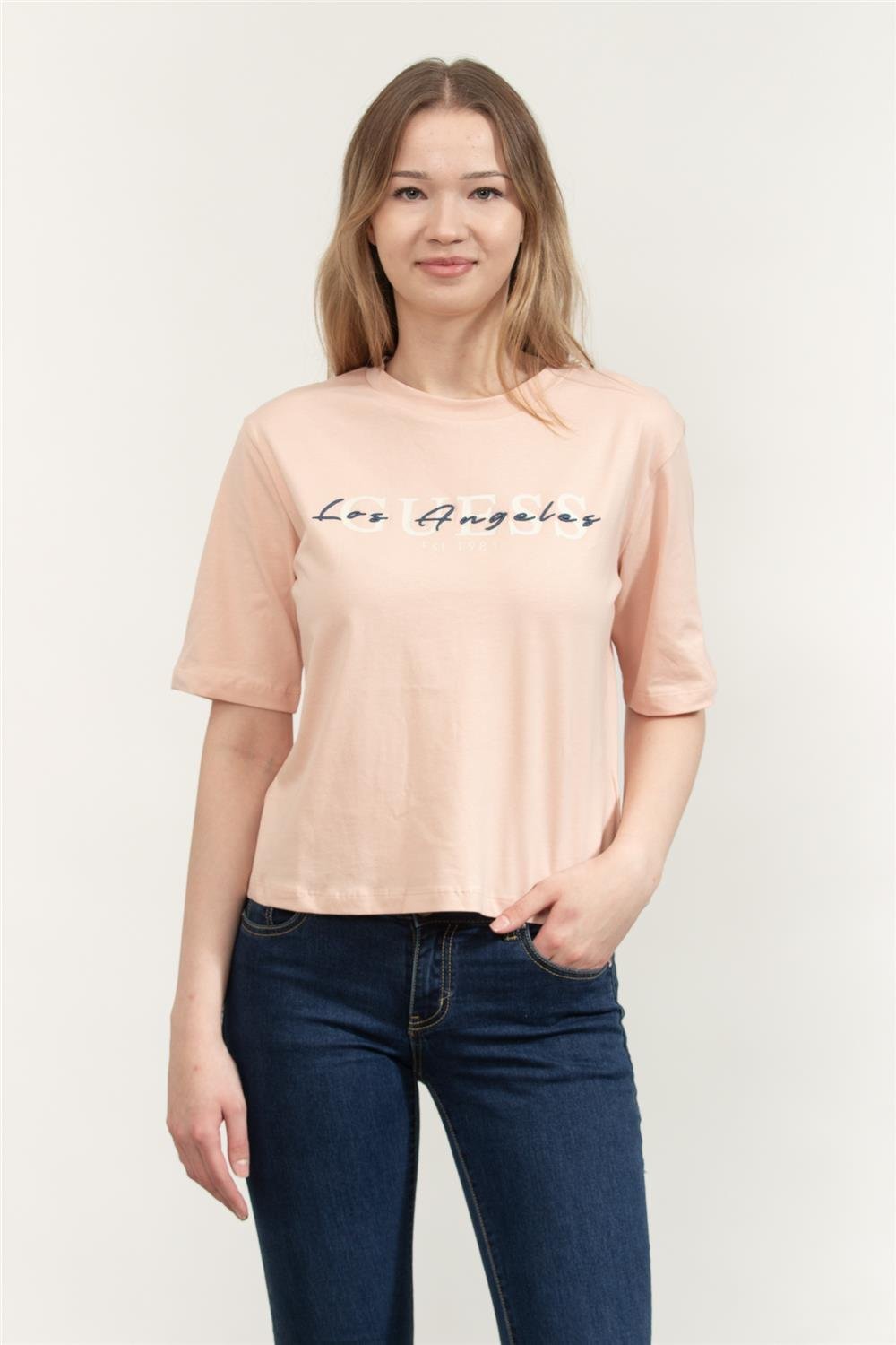 Guess Carmen Kadın Aktif Boxy Fit T-Shirt