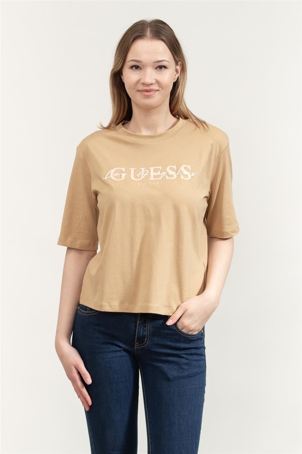 Guess Carmen Kadın Aktif Boxy Fit T-Shirt