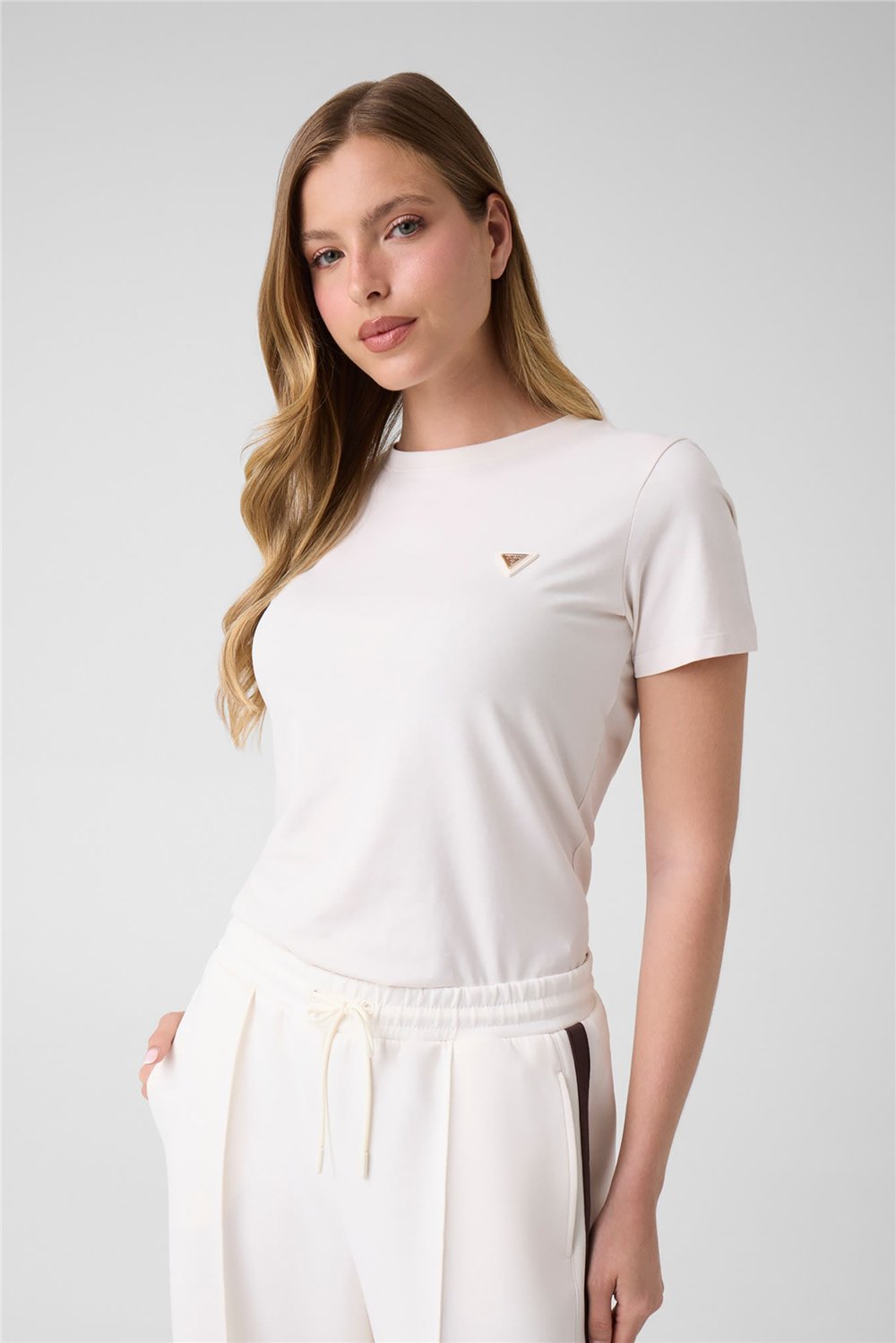 Guess Colette Kadın Aktif Oversize Fit Bisiklet Yaka T-Shirt Krem