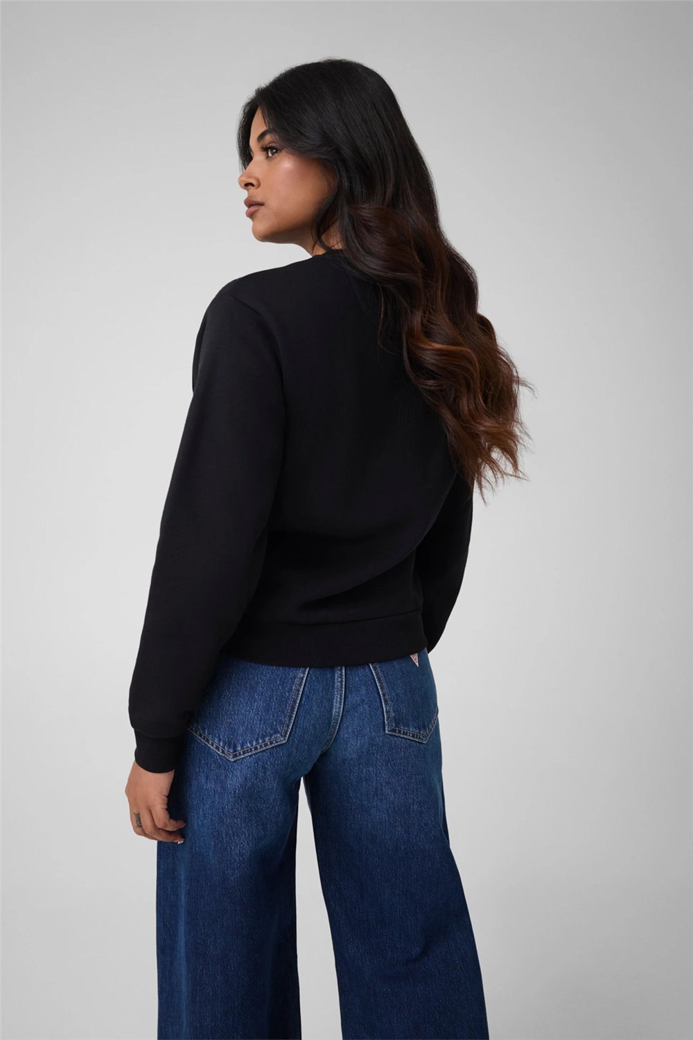 Guess Crysta Kadın Bisiklet Yaka Sweatshirt Siyah