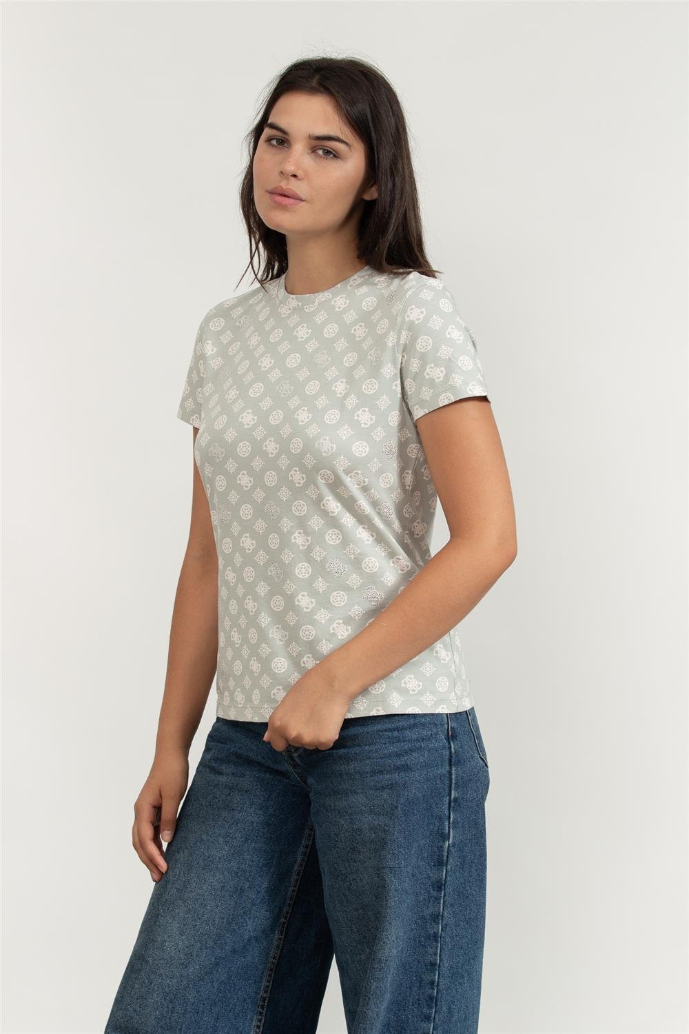 Guess Gloria Kadın Aktif Regular Fit T-Shirt