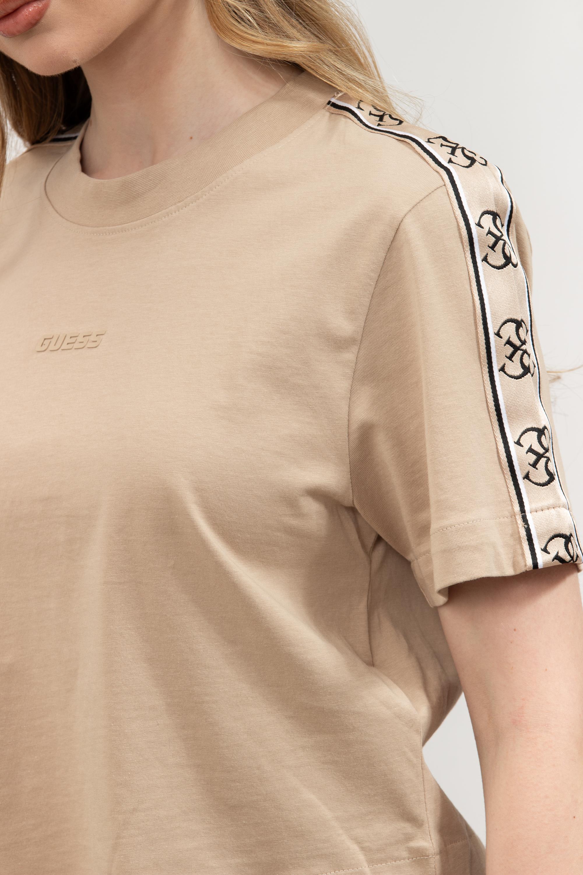guess-kadin-bisiklet-yaka-t-shirt-427b-b.jpg