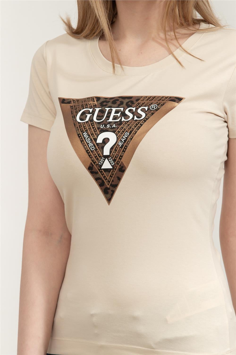 Guess Leo Kadın Slim Fit T-Shirt