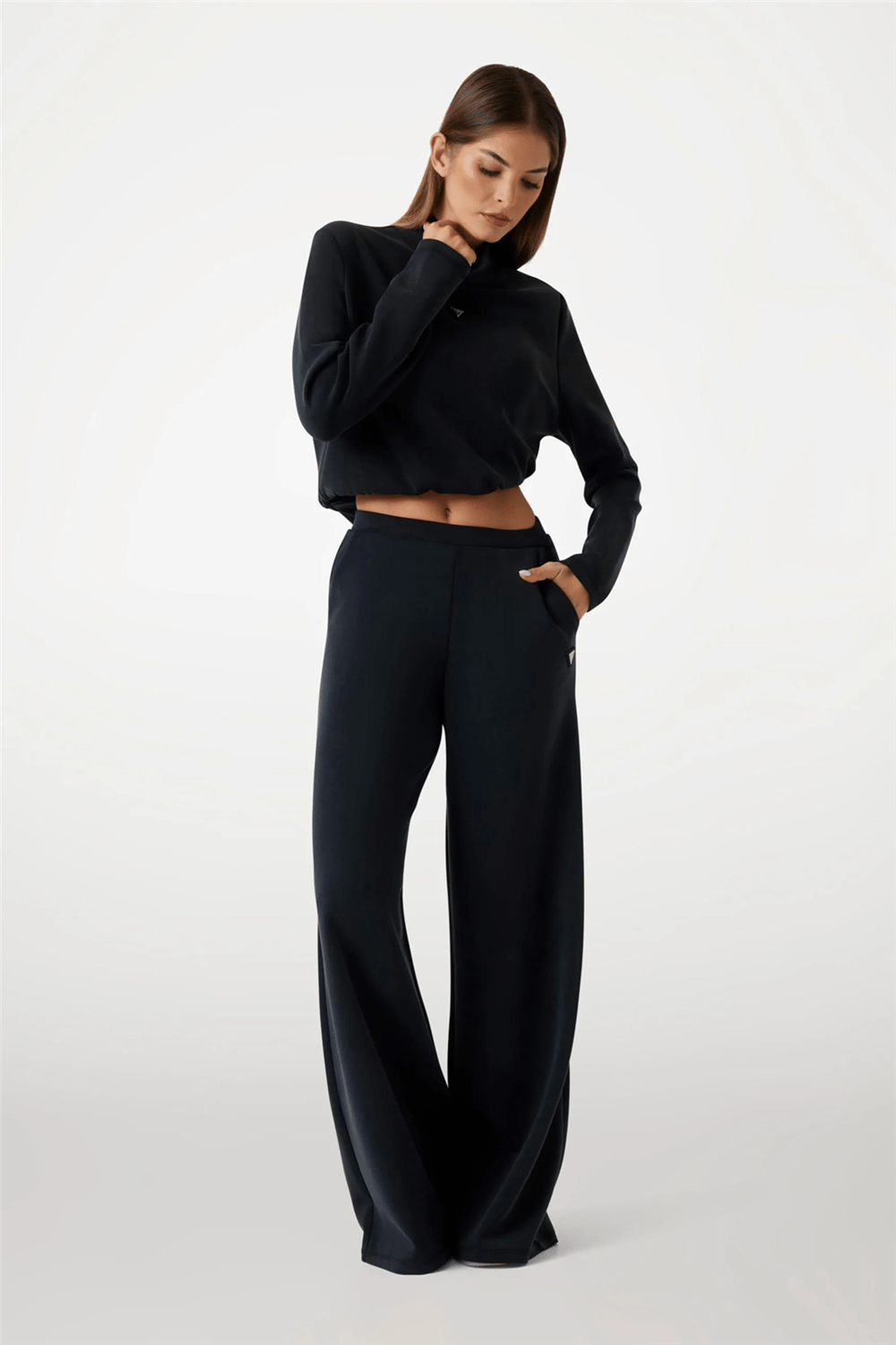 Guess Olympe Kadın Aktif Scuba Bisiklet Yaka Sweatshirt Siyah