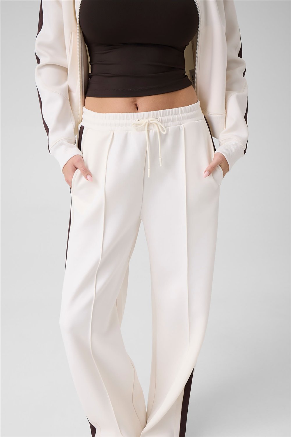 Guess Talitha Kadın Aktif Relaxed Fit Eşofman Altı Beyaz