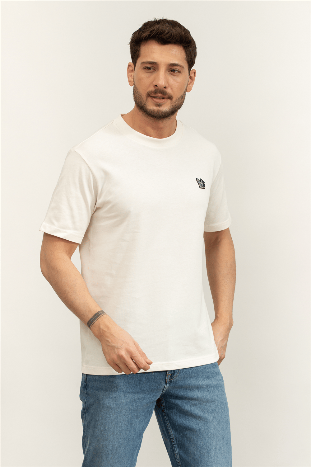 Tommy Hilfiger Modern Athleisure H Badge Tee Erkek Bisiklet Yaka T-Shirt