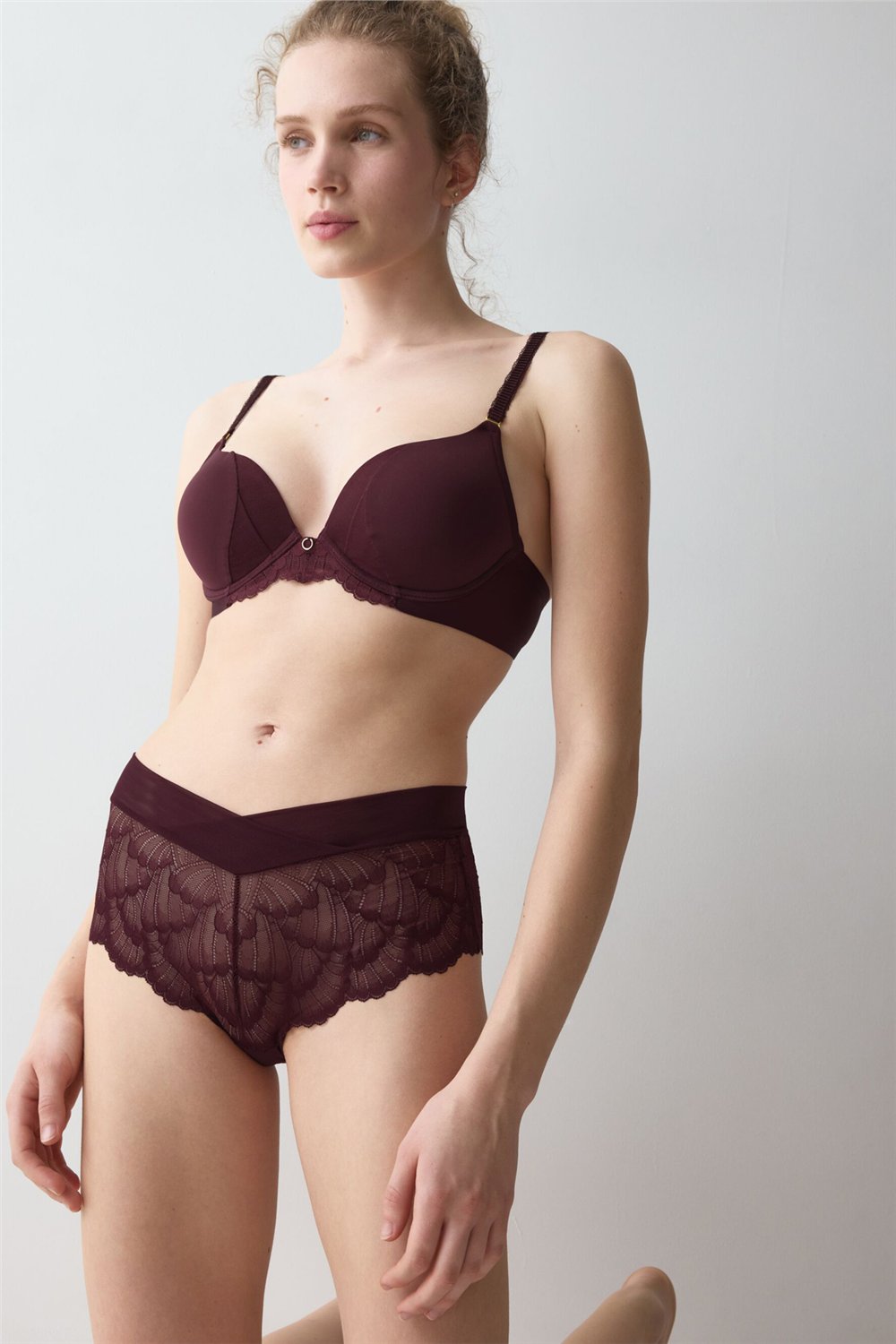 Triumph Love in Lace Shorty Kadın Külot Bordo