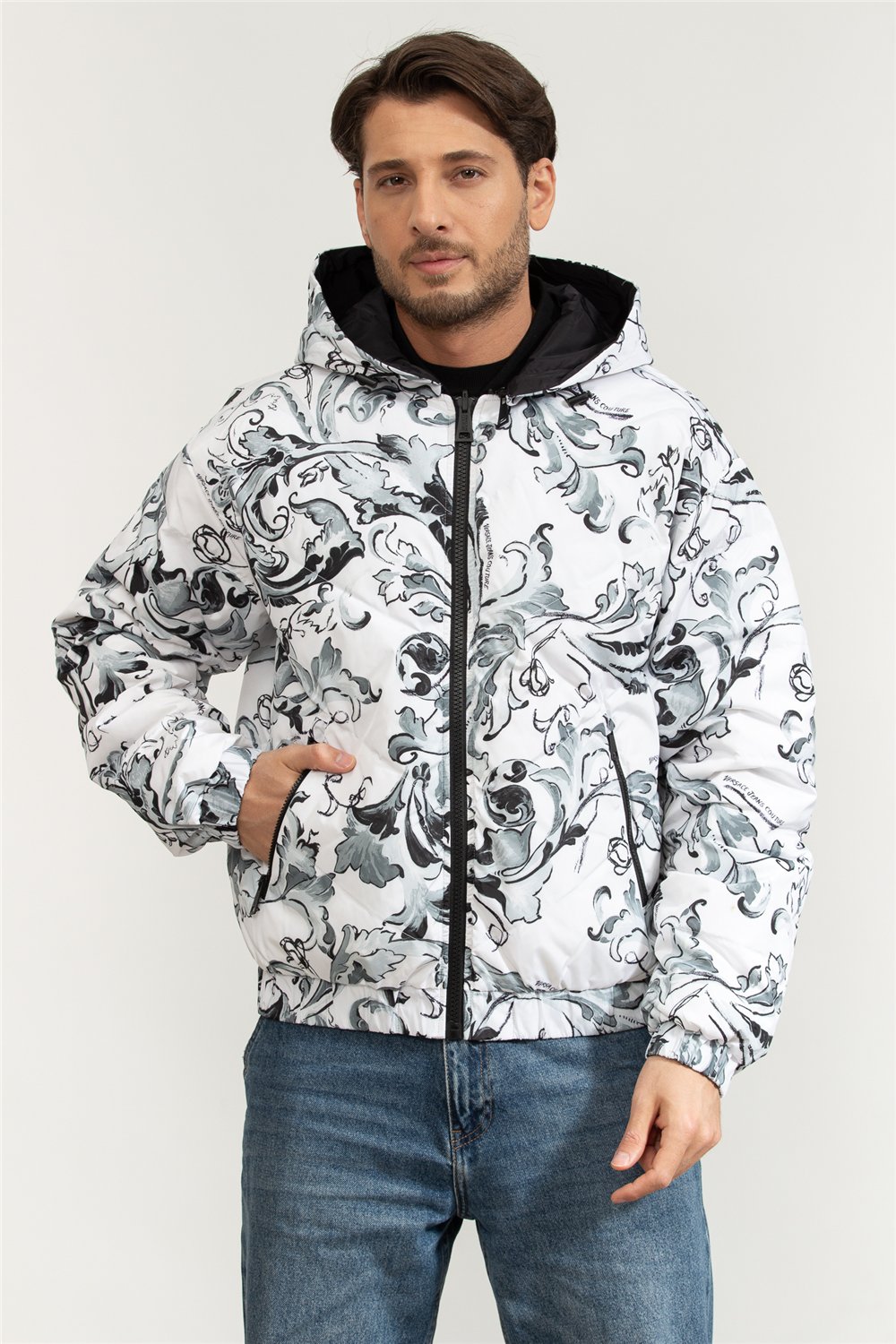 Versace Jeans Couture 50D Printed Porcelain Baroque Erkek Şişme Mont