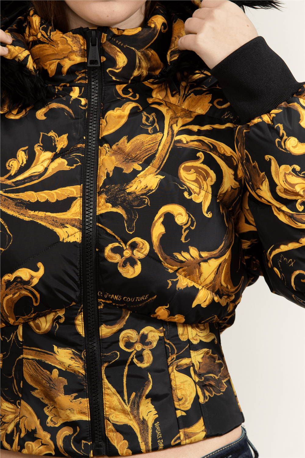 Versace Jeans Couture 50D Printed Porcelain Baroque Kadın Şişme Mont