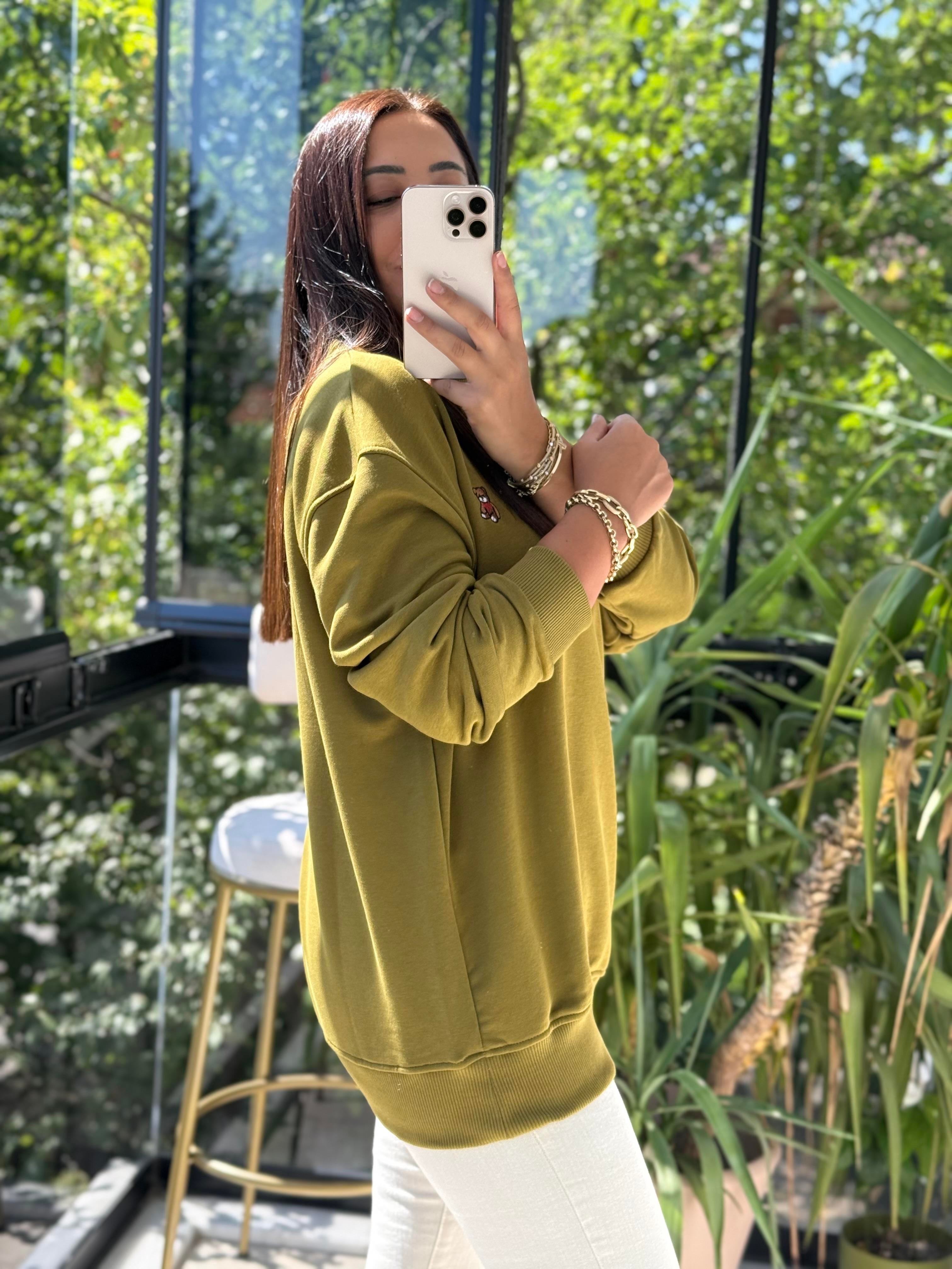 Ayıcık Nakışlı Basic Sweatshirt Yağ Yeşili