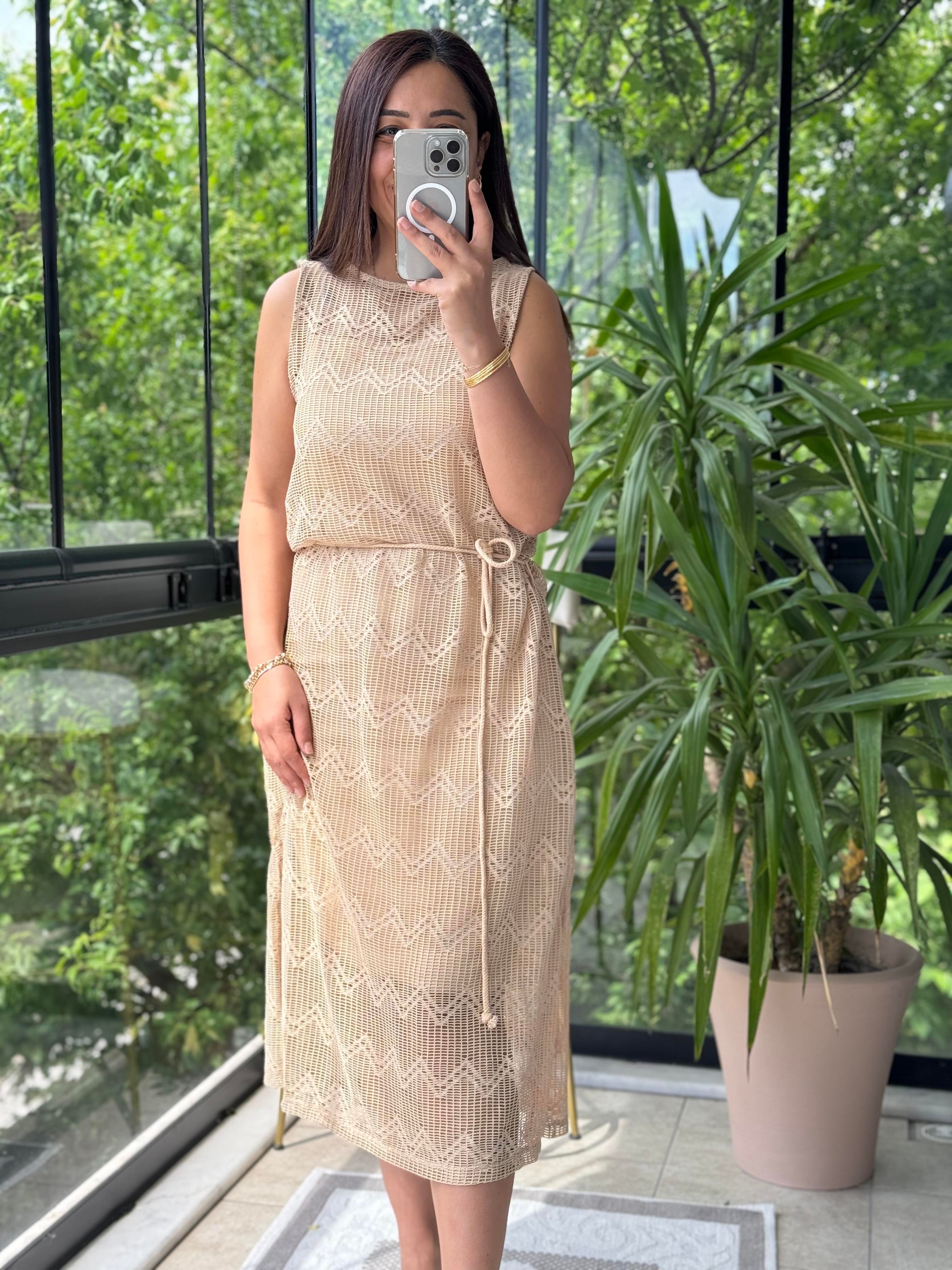 File Model Elbise Bej