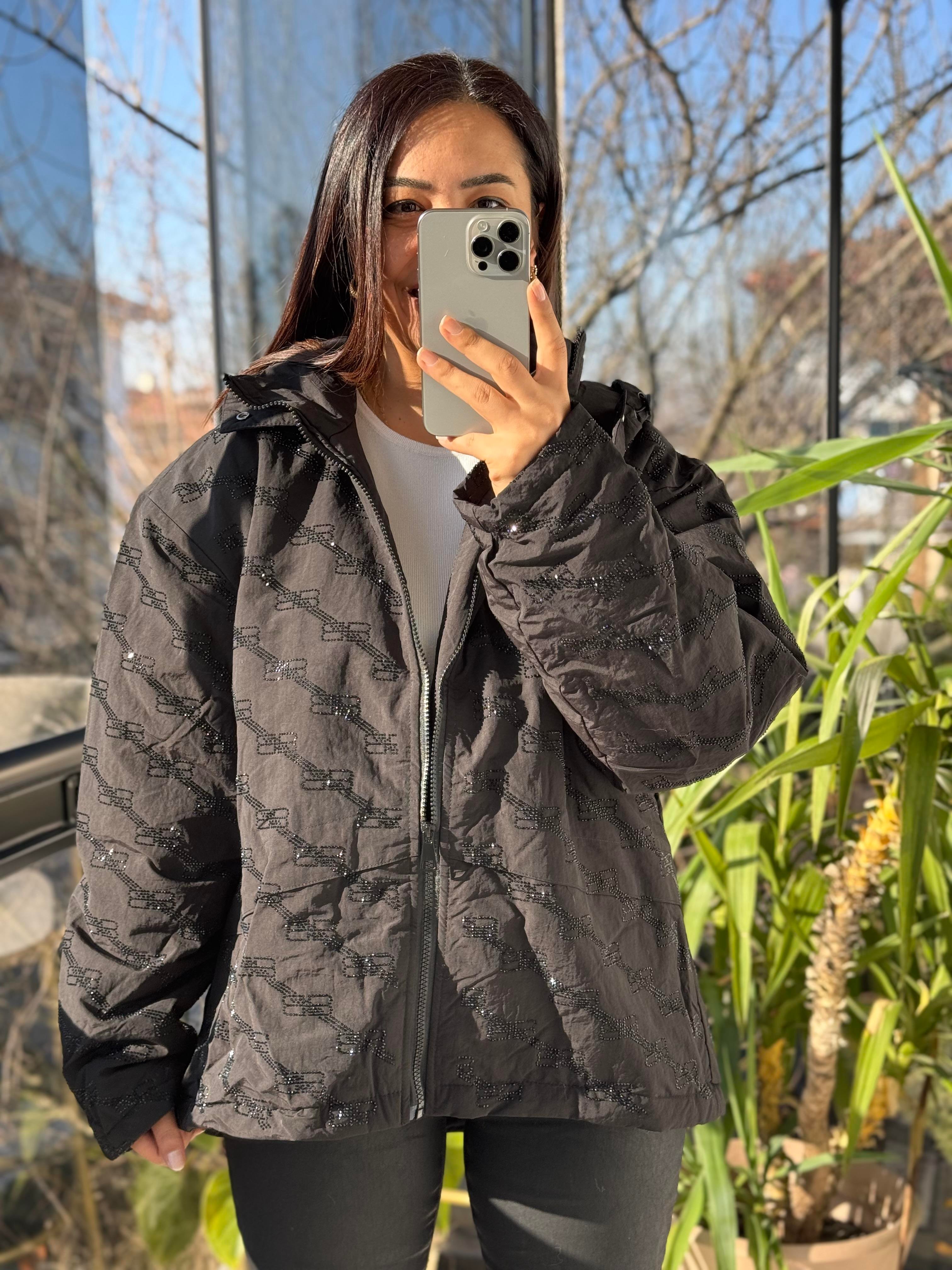 İthal Taşlı Şişme Mont Siyah